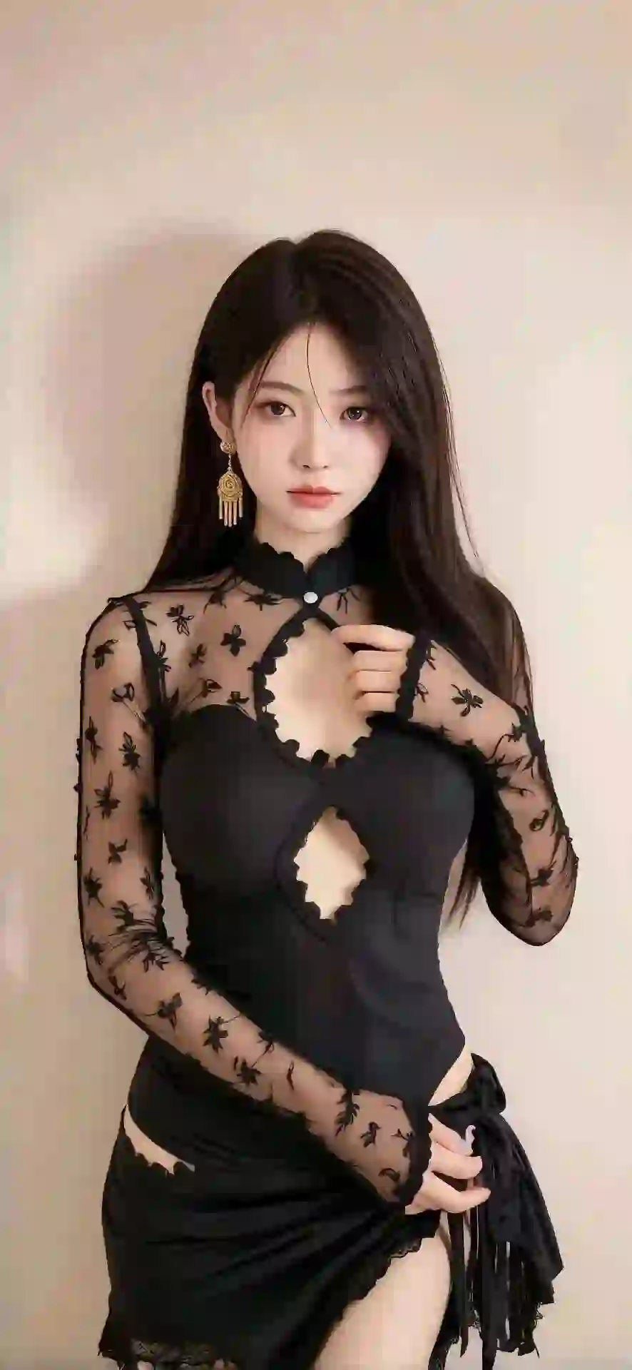 性感美女 漂亮耳坠 情趣 黑色裙子