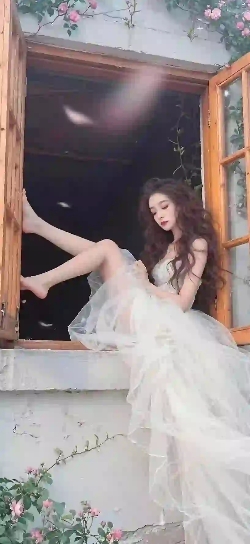 美女 白色长裙 长腿 自然