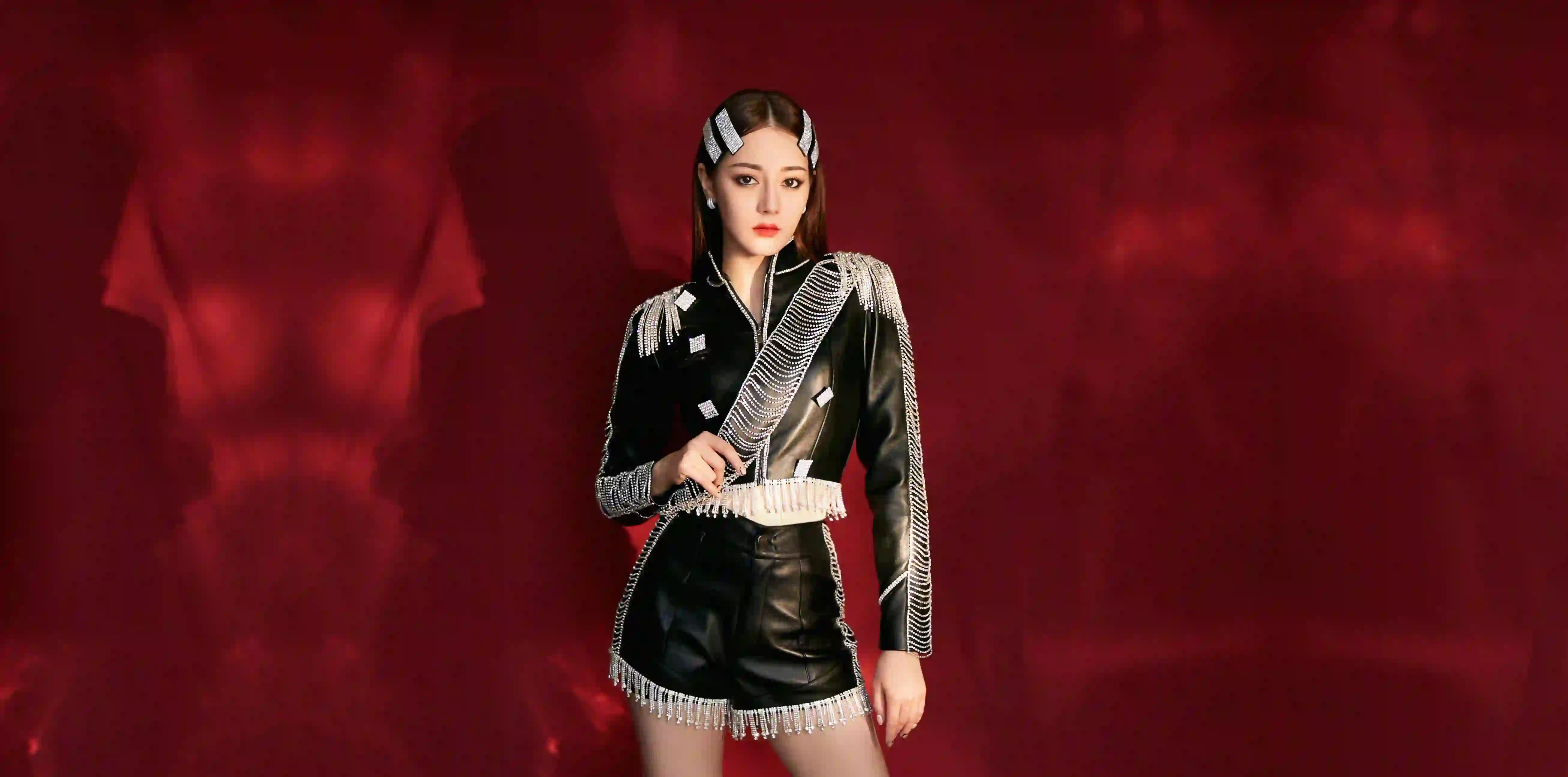 迪丽热巴 长发美女 个性穿搭 红色