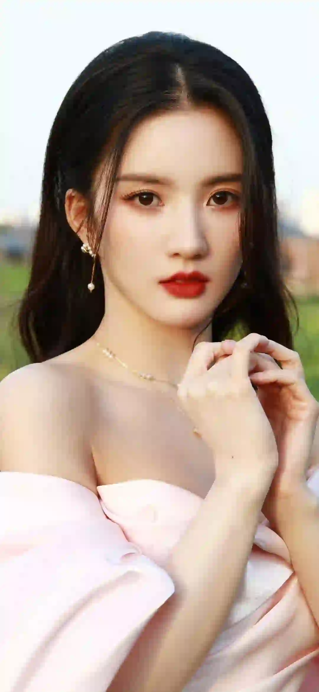 长发性感美女 刘些宁 抹胸穿搭