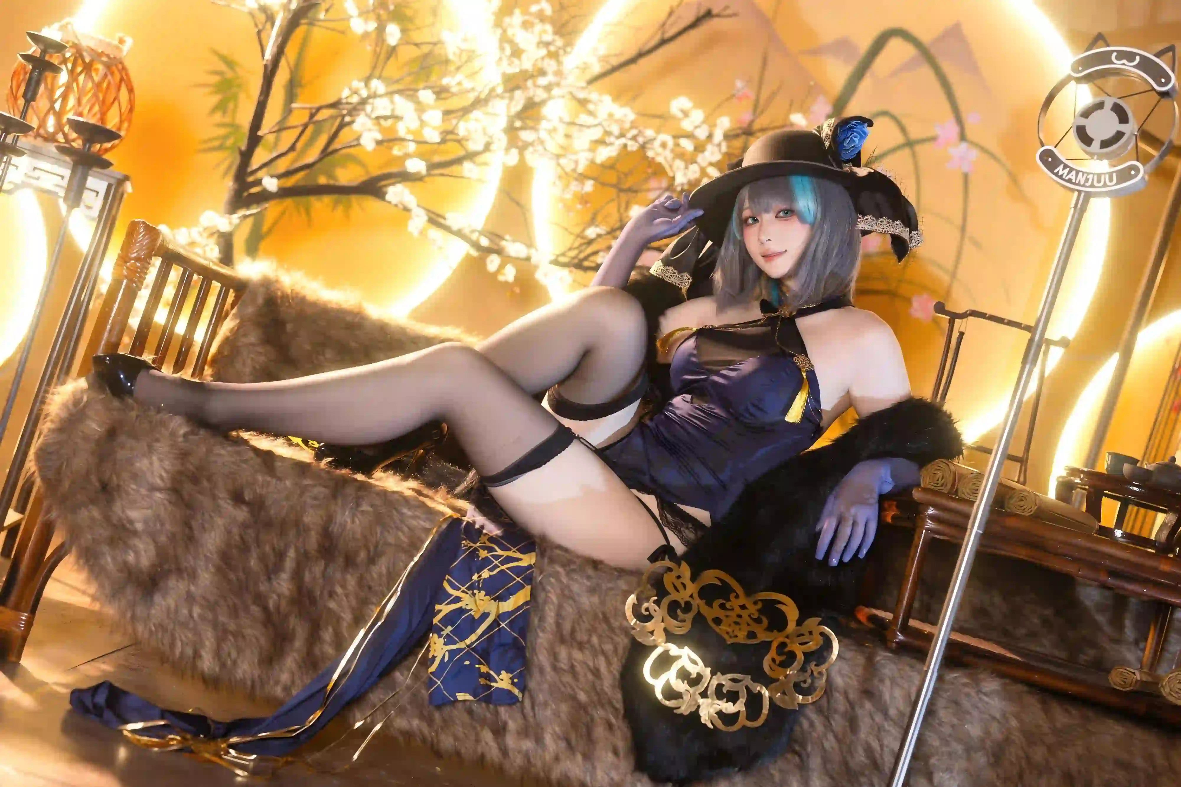 长发美女 丝袜美腿 cos 手套