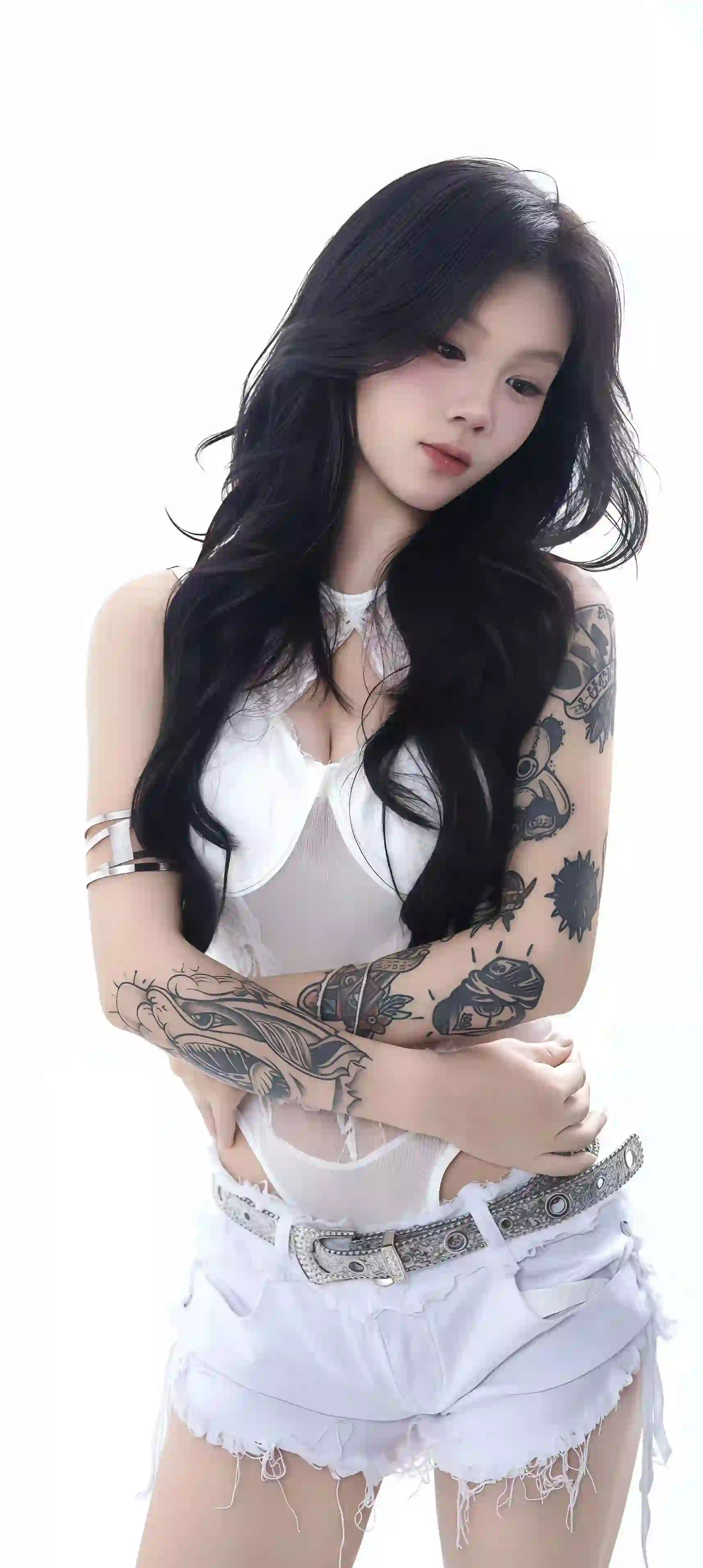 个性 长发美女 纹身 个性穿搭