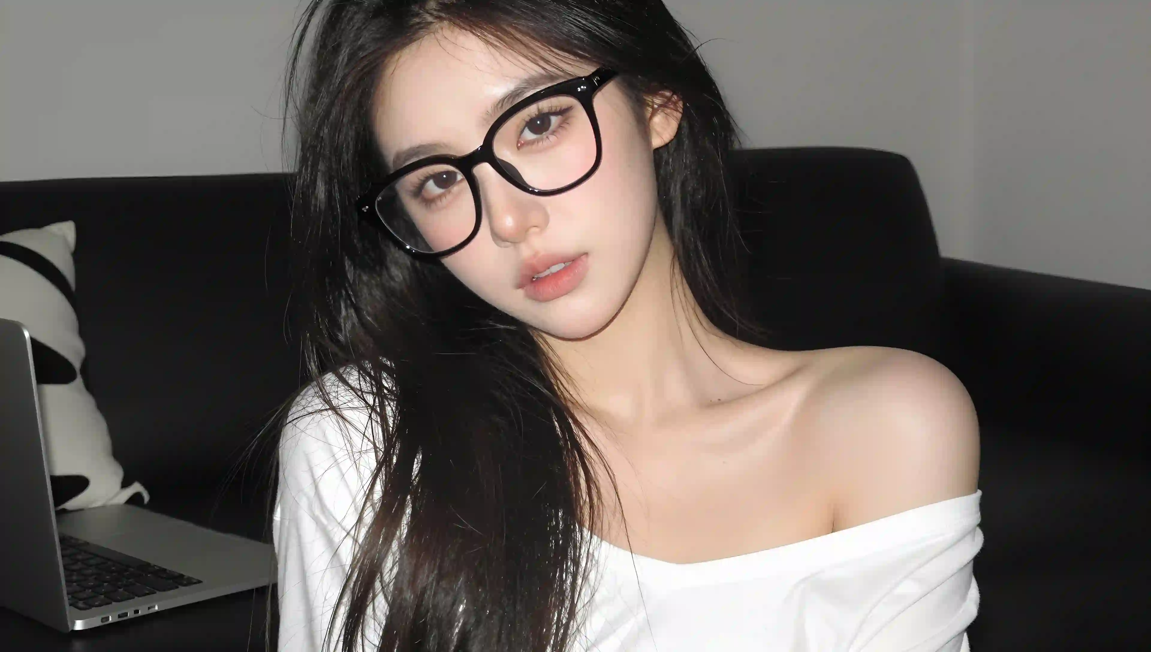 眼镜 白衣 女子 室内 现代 清新 写真