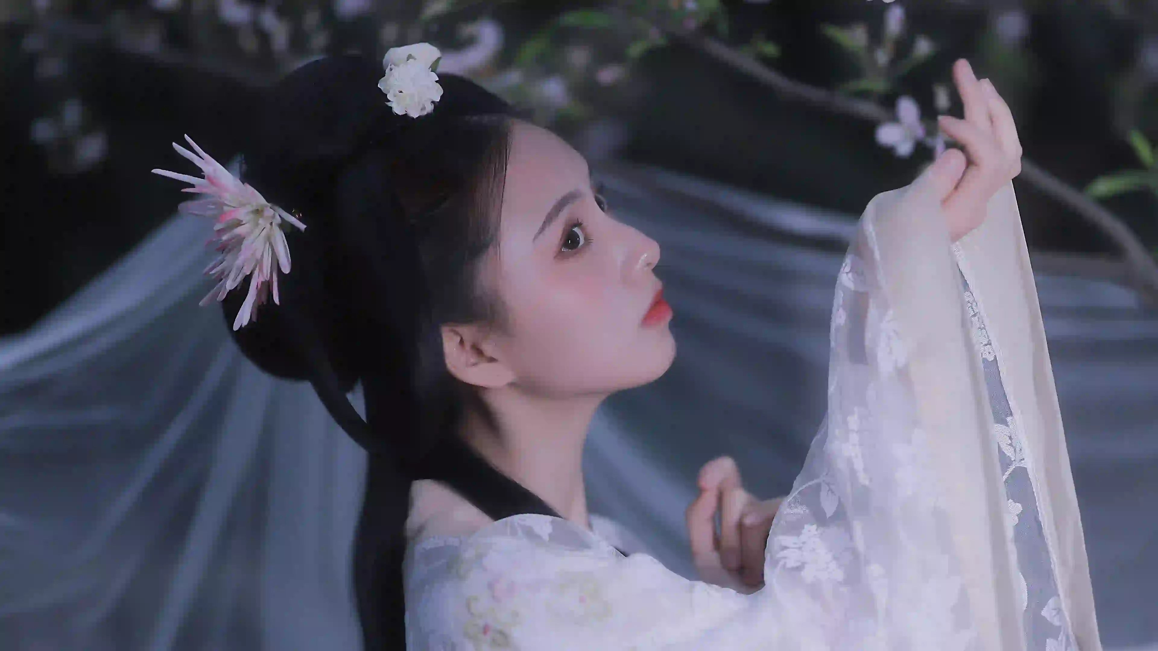4k壁纸 长发美女 汉服古风美女 户外