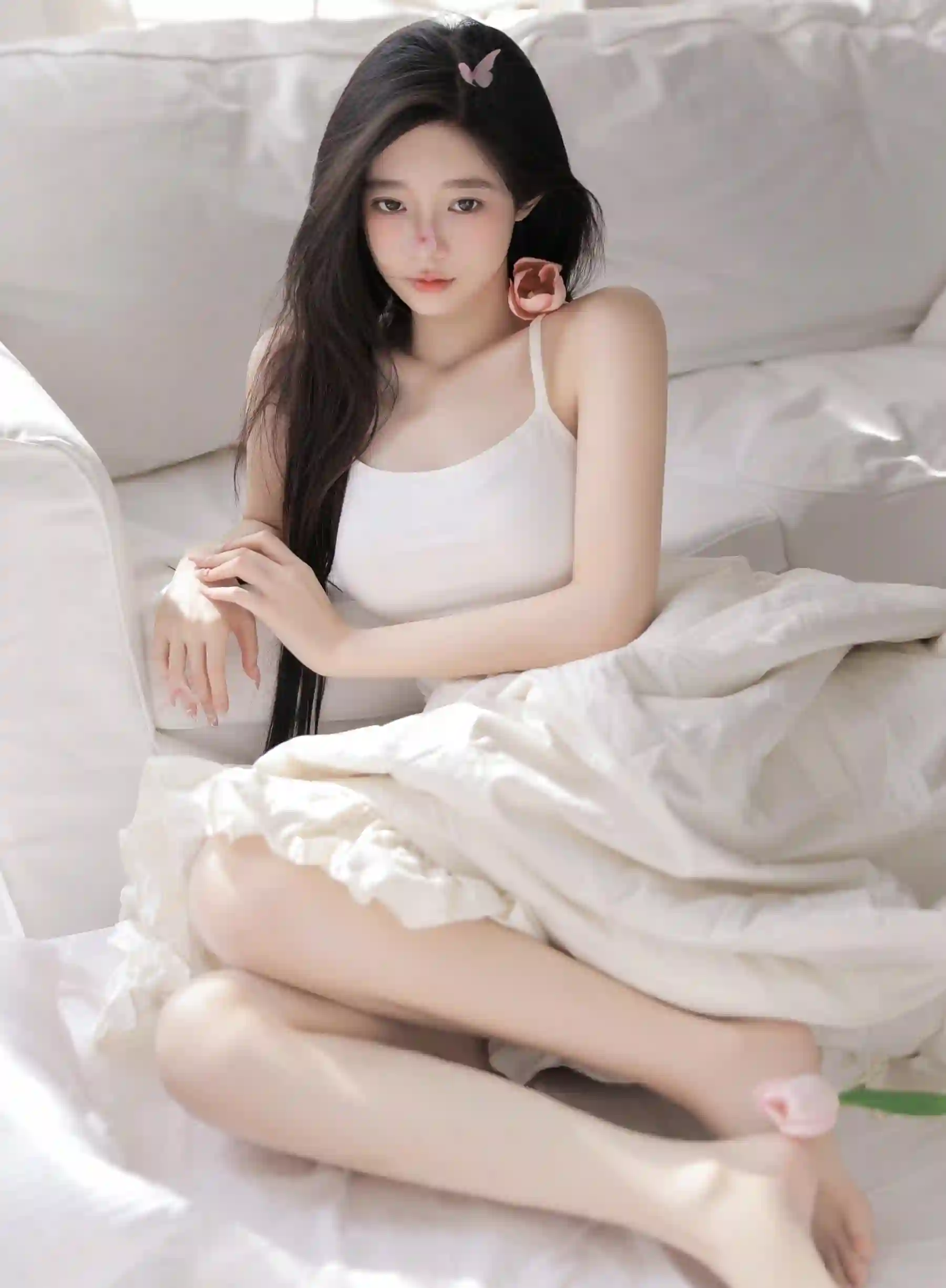 长发吊带美女 长腿美女 楚楚可怜 清纯美女