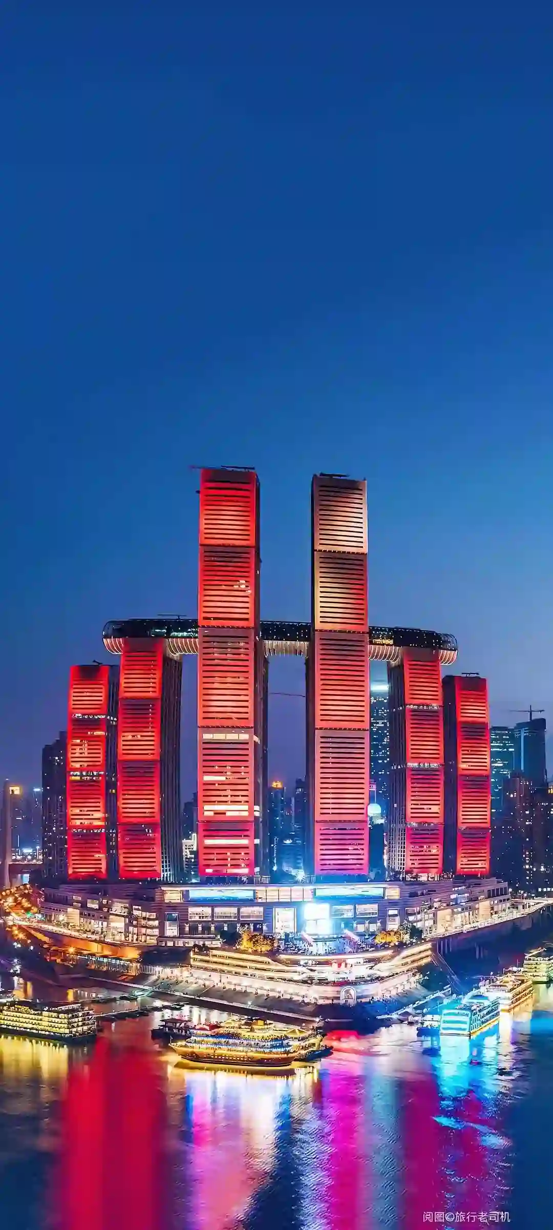 重庆 来福士 夜景 江畔 灯光 城市夜景