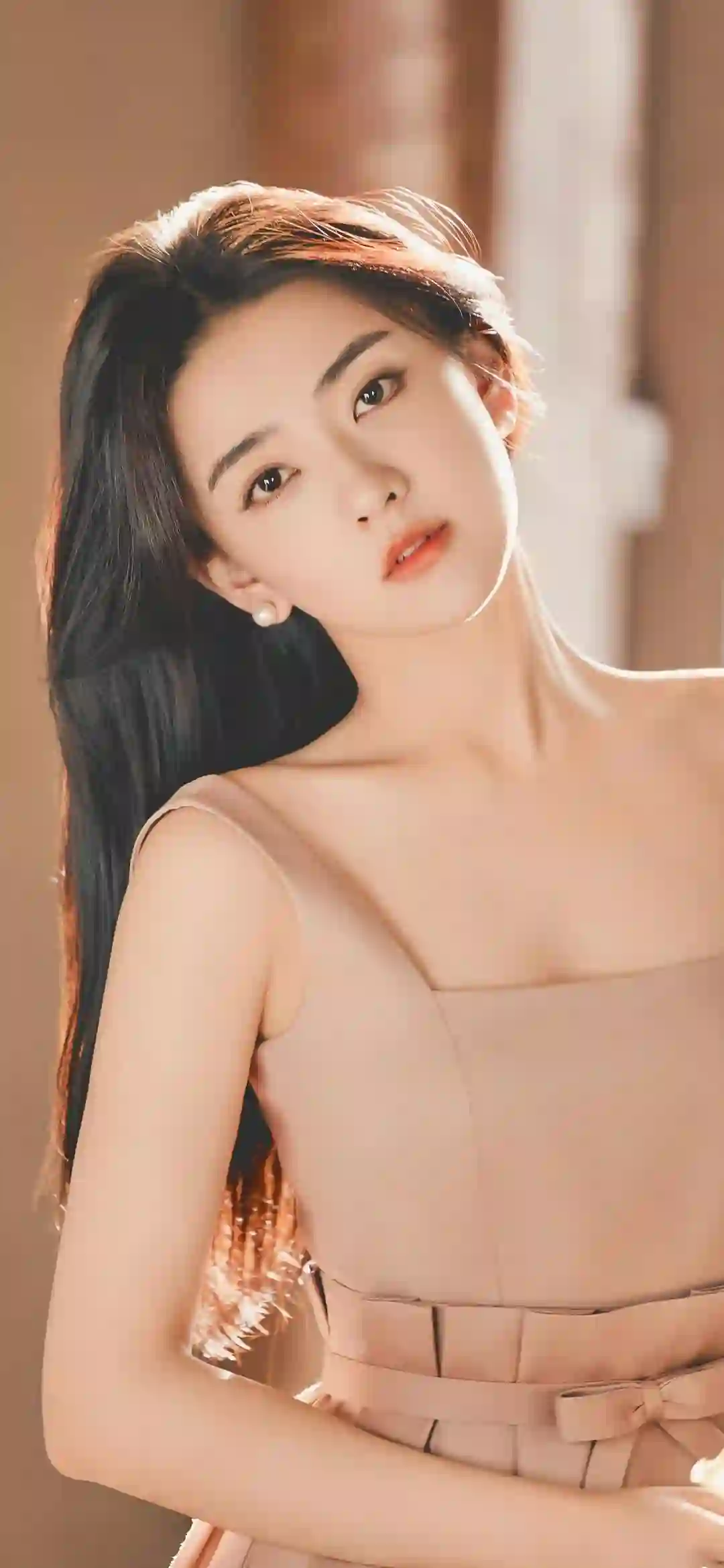 长发性感美女 户外写真 时尚穿搭