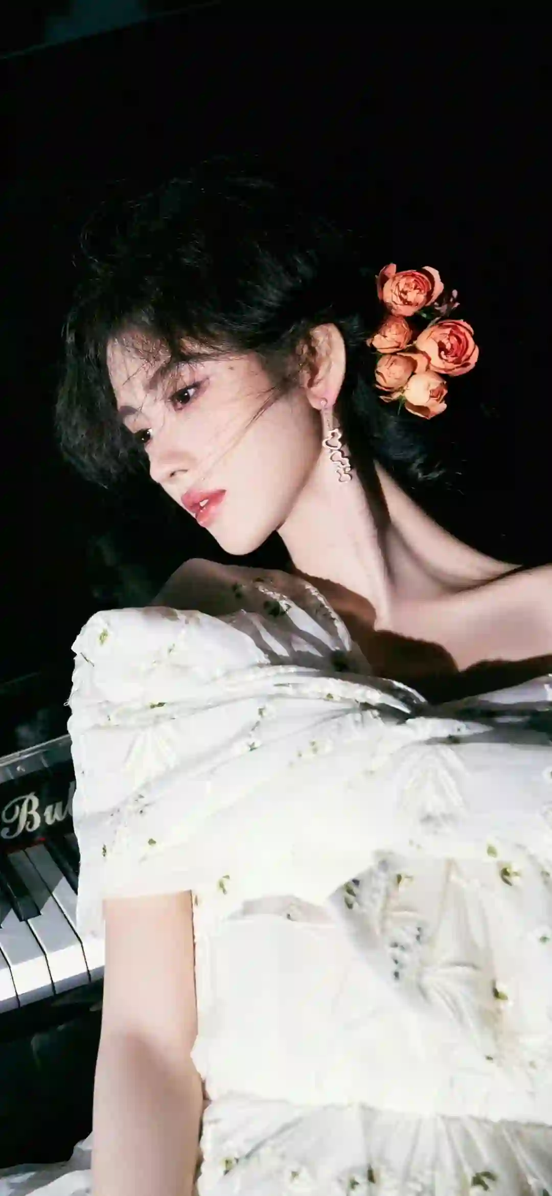 美女明星壁纸 鞠婧祎 白色长裙 性感美女