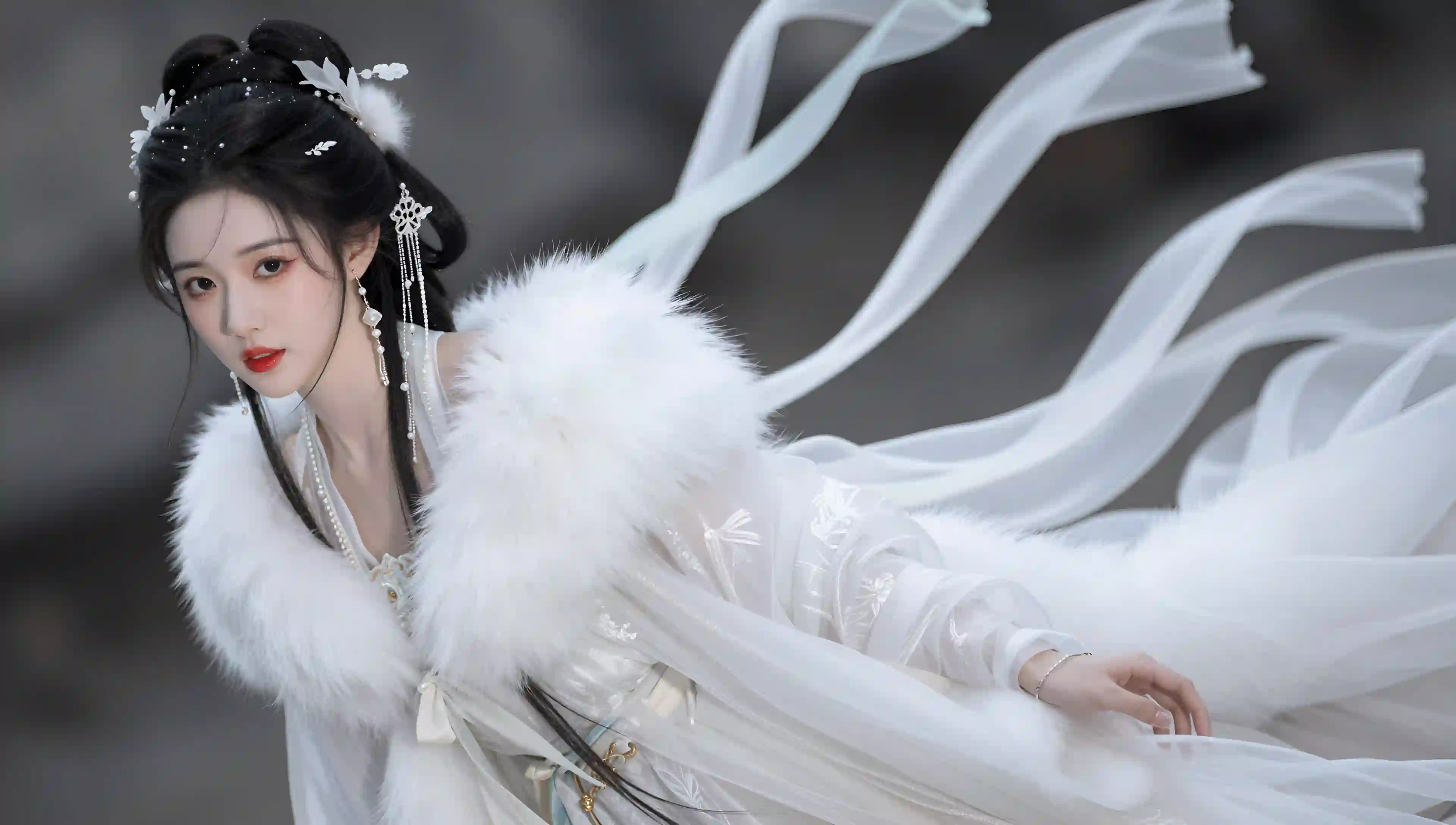 古风 汉服 美女 白色 飘逸 优雅 妆容 发饰