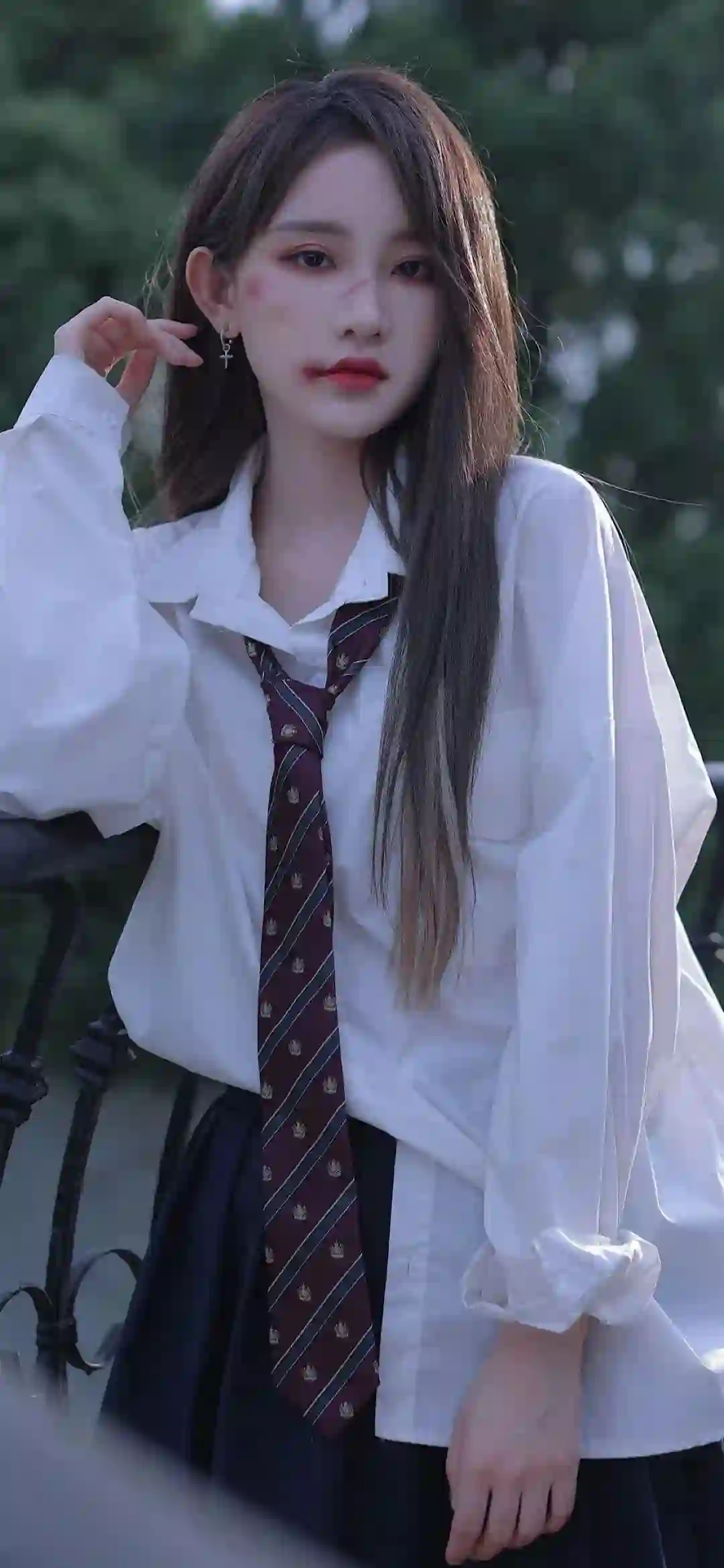 美女 长发美女 白色衬衫 黑色裙子 jk穿搭 