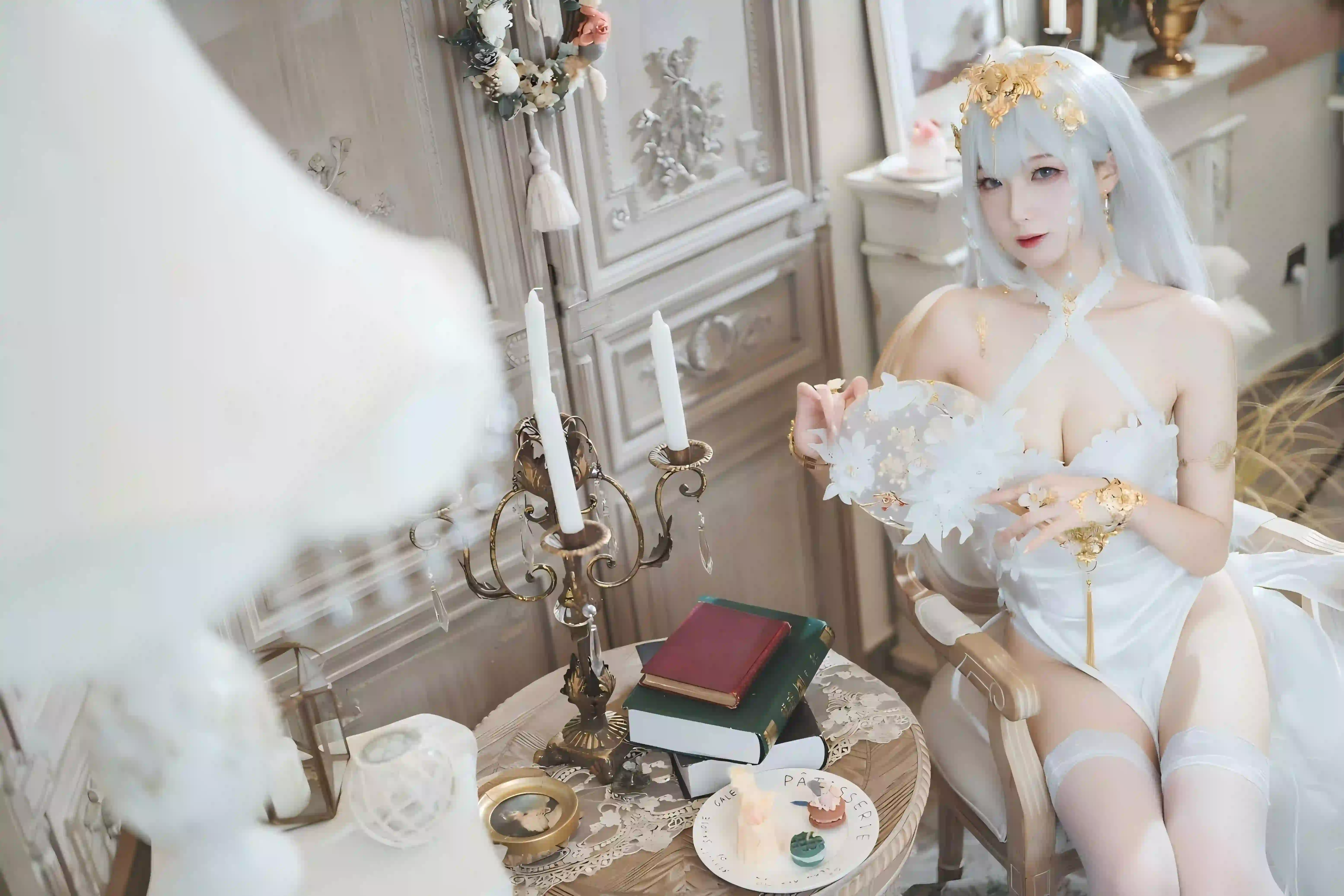 长发美女 长腿美女 白色头发 白色裙子 白色丝袜
