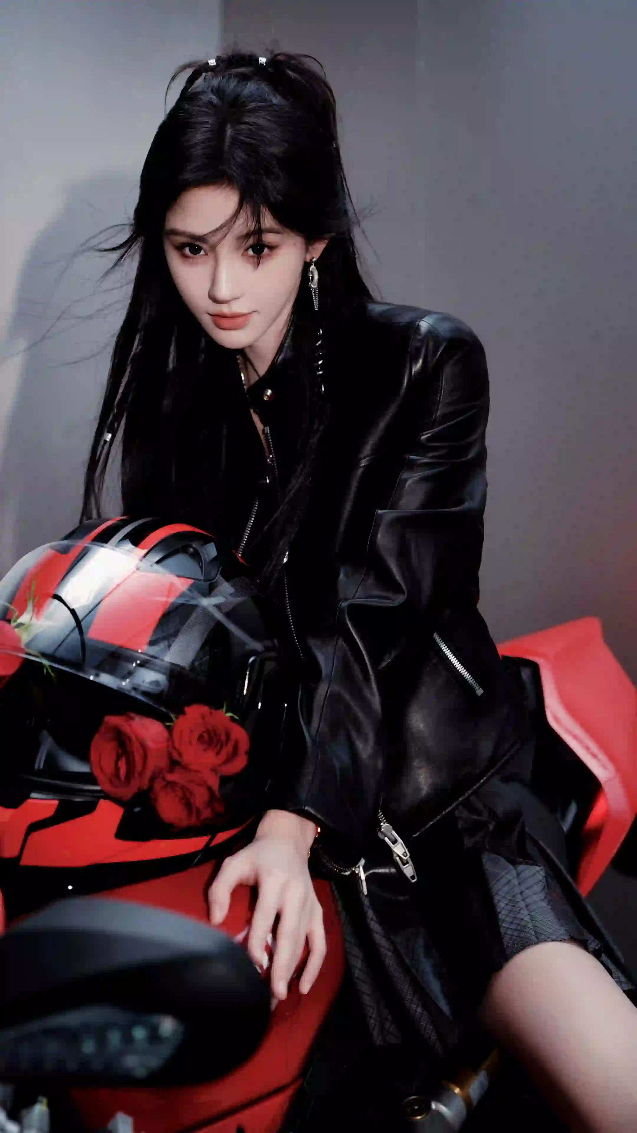 机车 红色摩托车 美女 鞠婧祎 红色玫瑰花