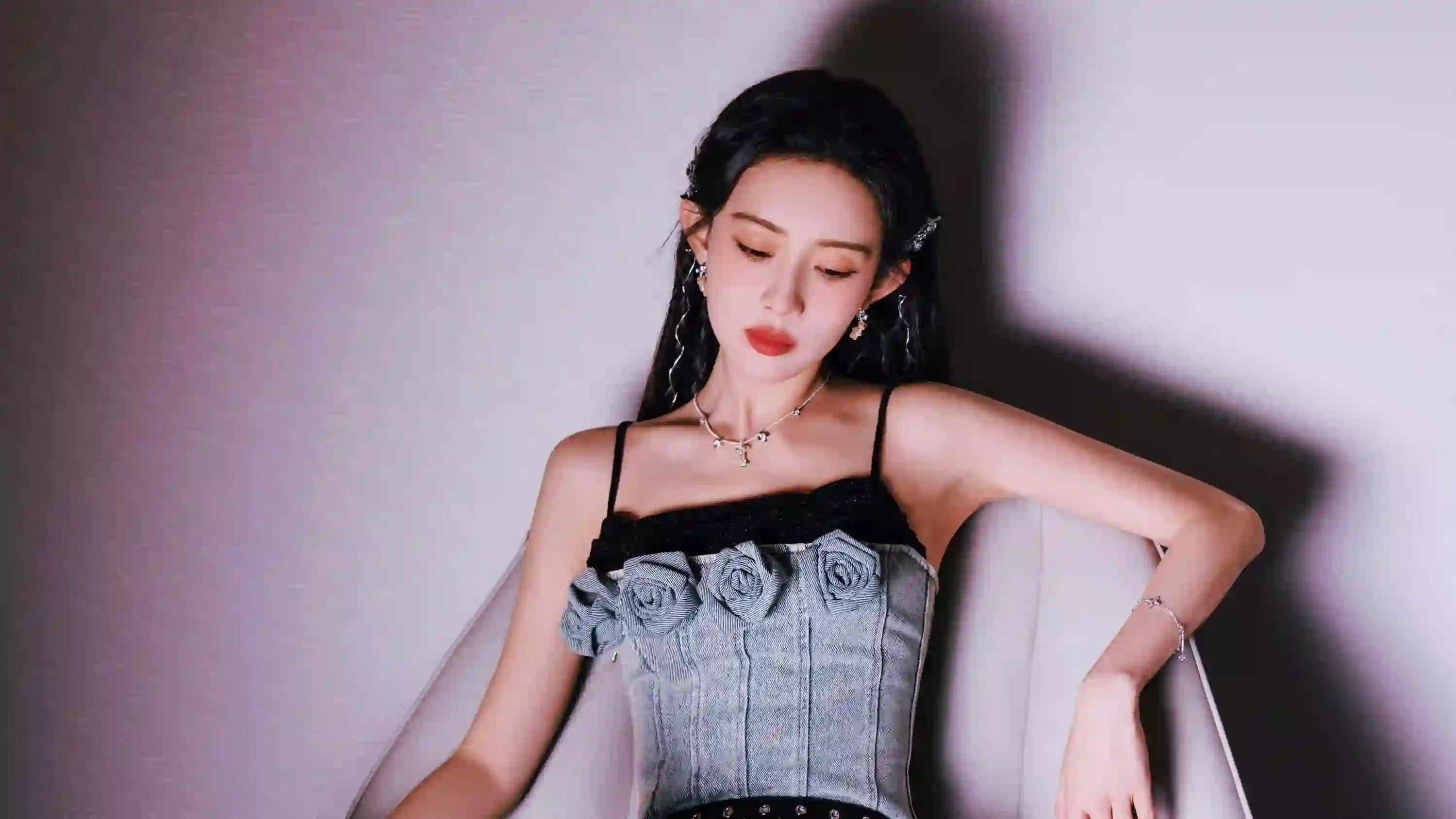 孟子义 抹胸吊带 时尚穿搭 写真 光影 酷酷