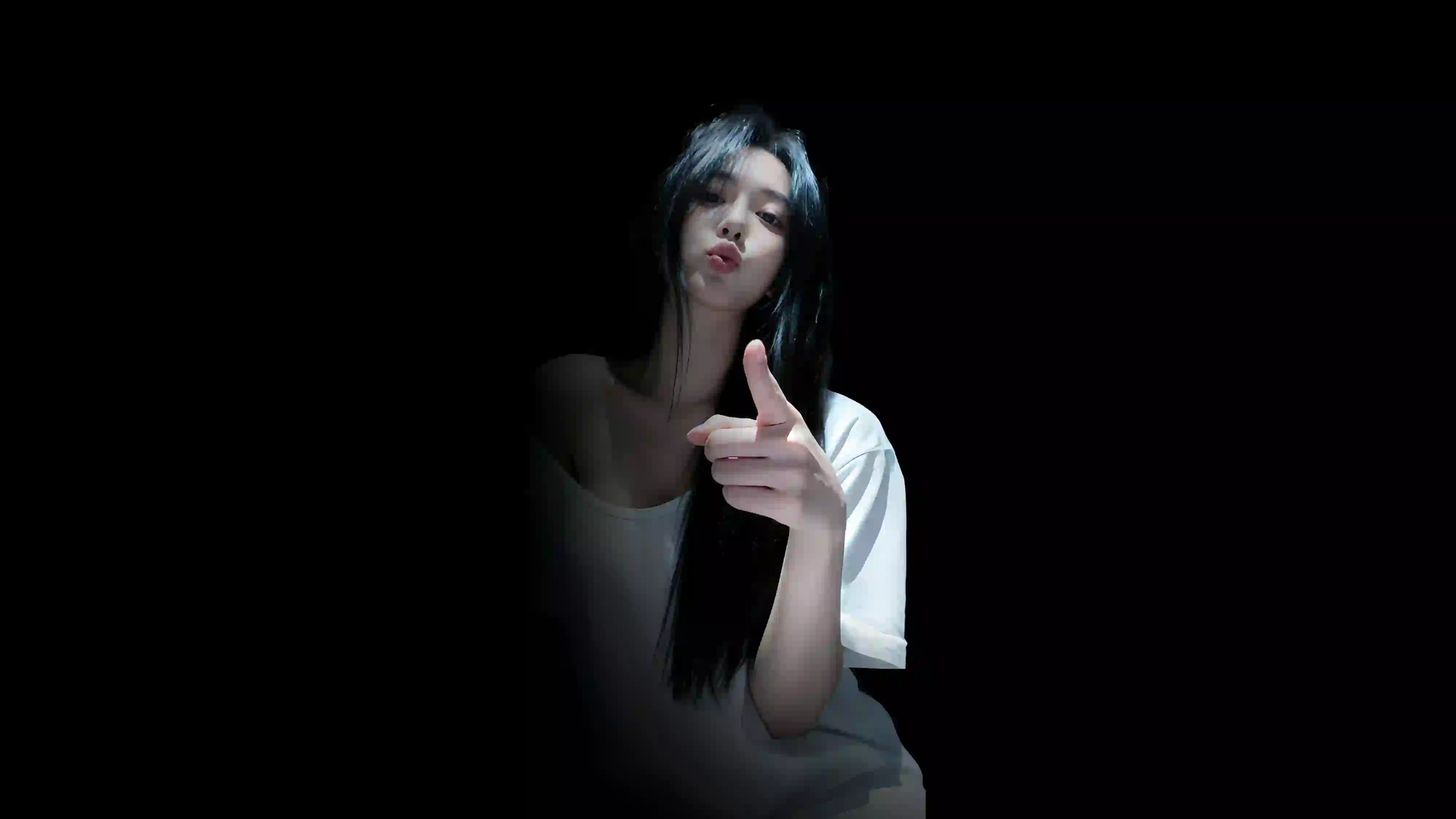 黑色背影 光影 俏皮女孩