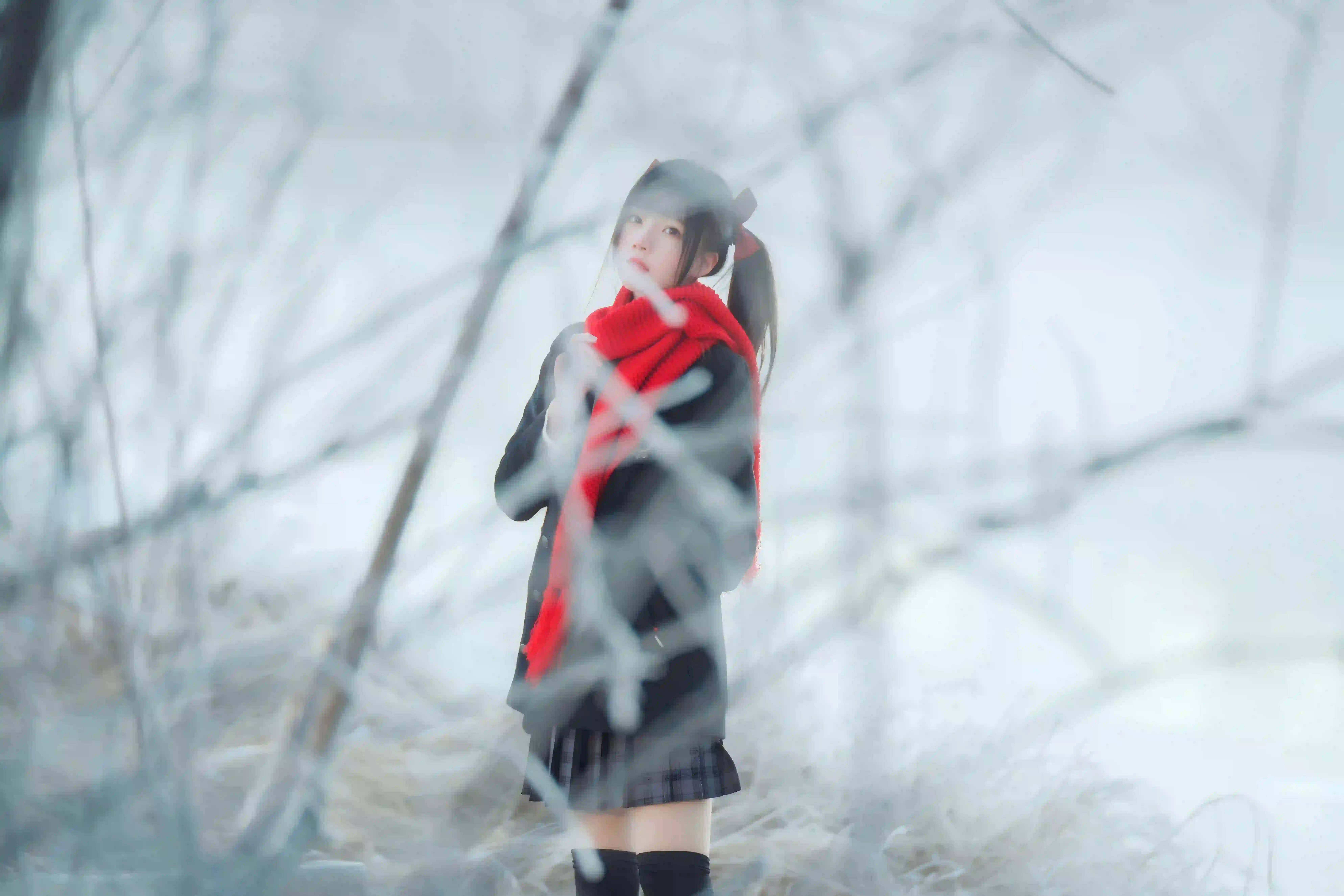 冬日 雪 围巾 红色围巾 jk美女 户外写真 双马尾女孩  户外