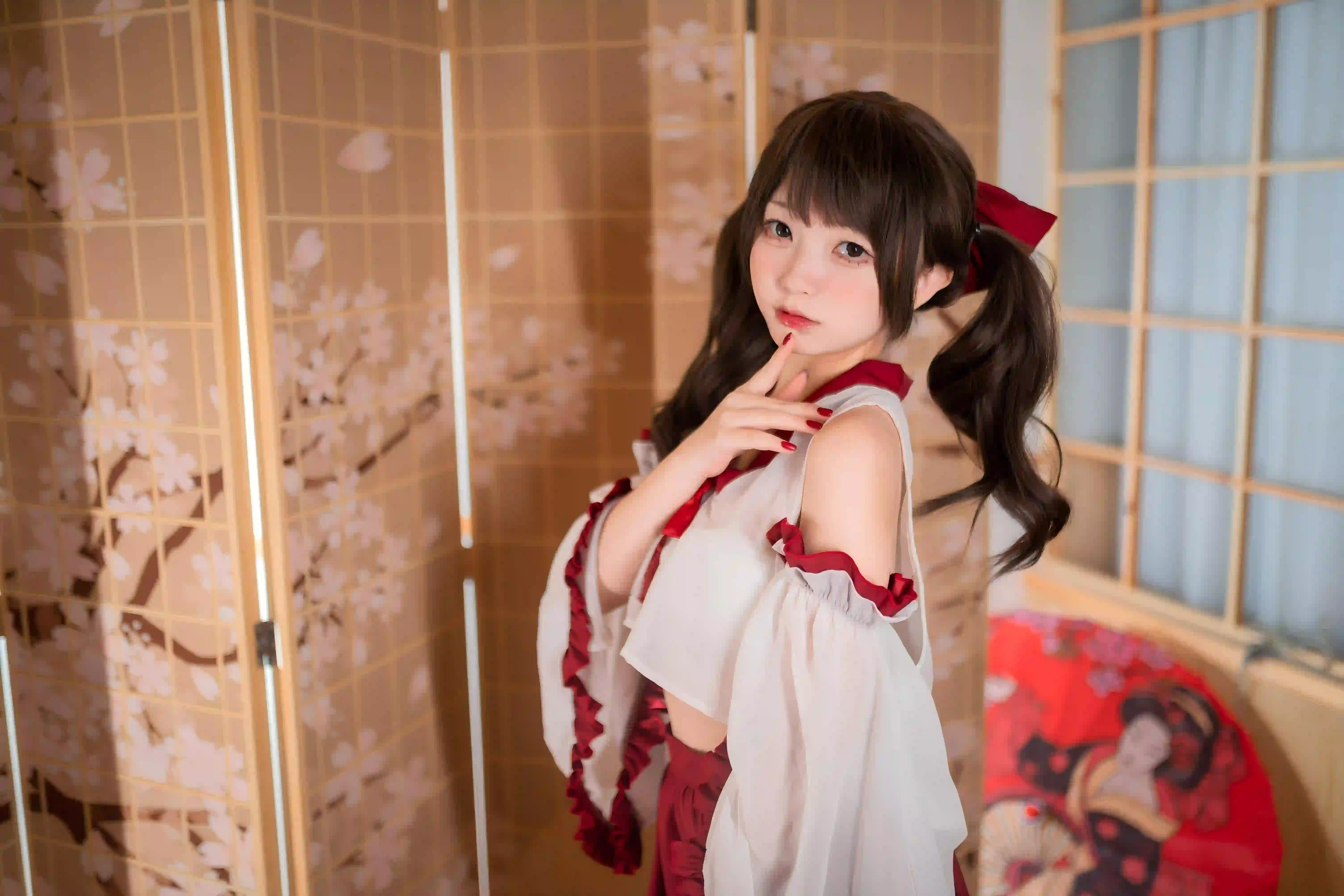 双马尾女孩 白色衣服 居家 日式