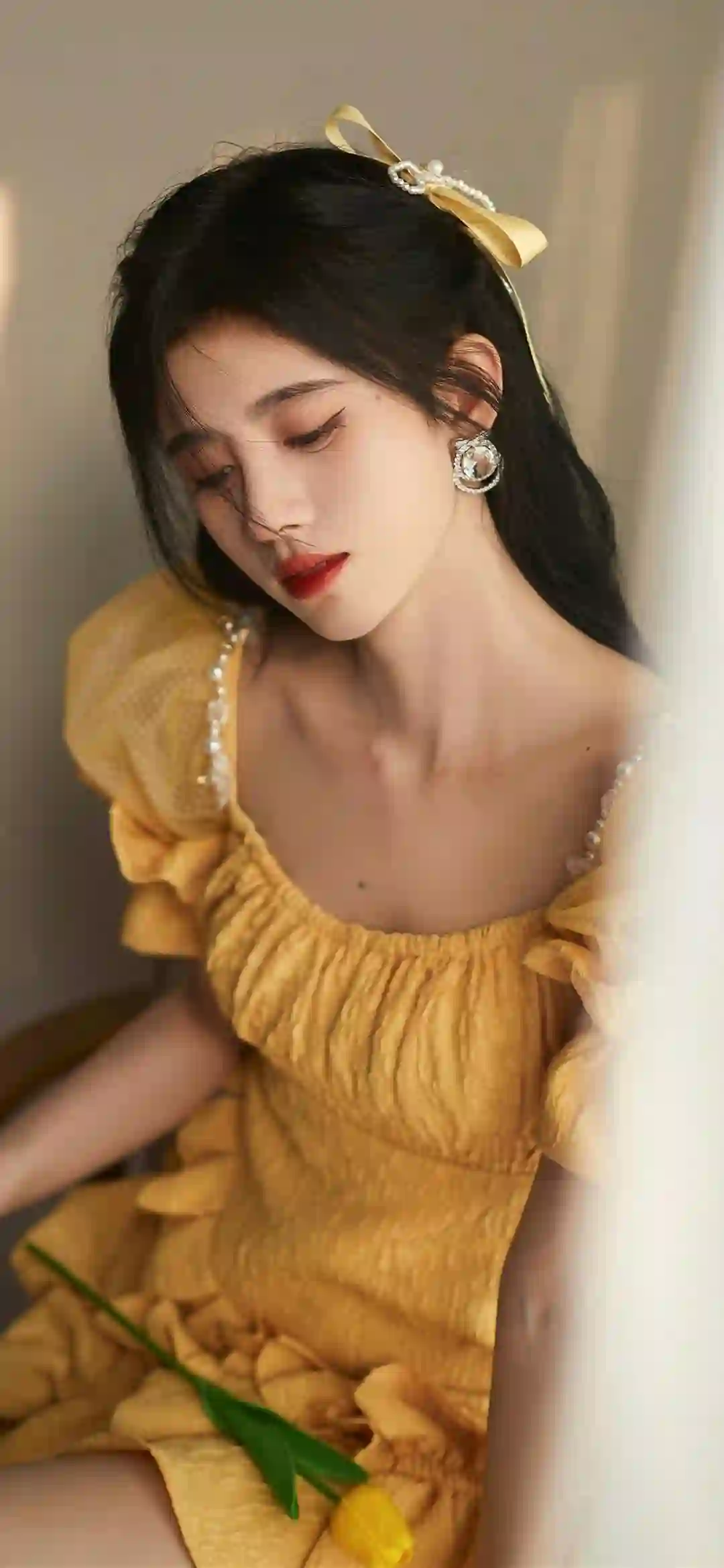 明星壁纸 长发可爱美女 时尚美女 鞠婧祎 黄色裙子
