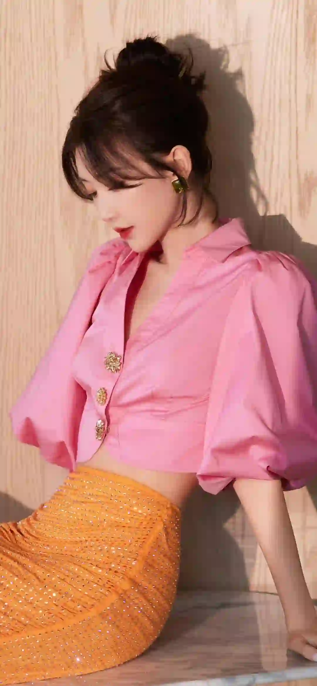 长发性感美女 毛晓彤 粉红色衣服