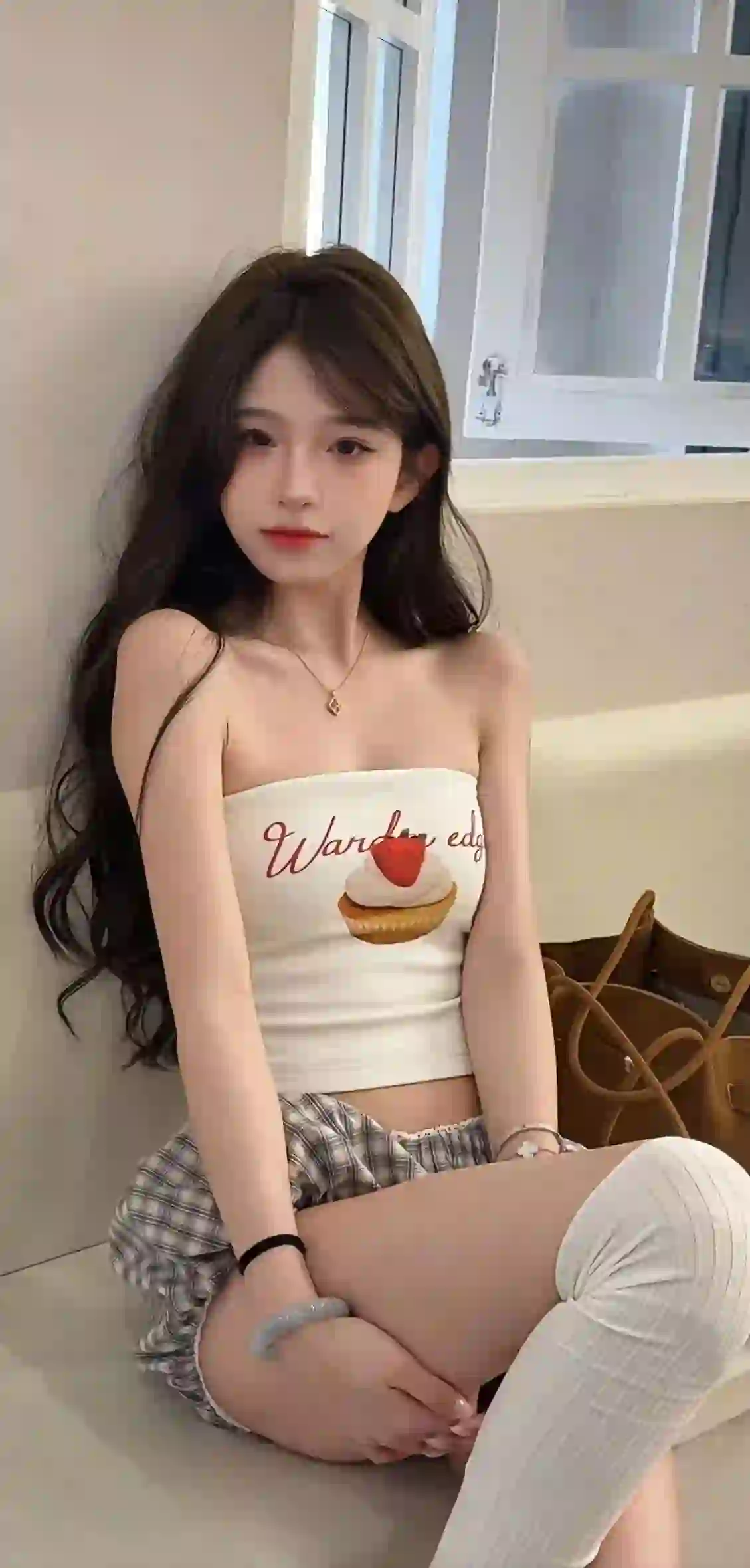 美女 长发美女 性感 抹胸穿搭 腿