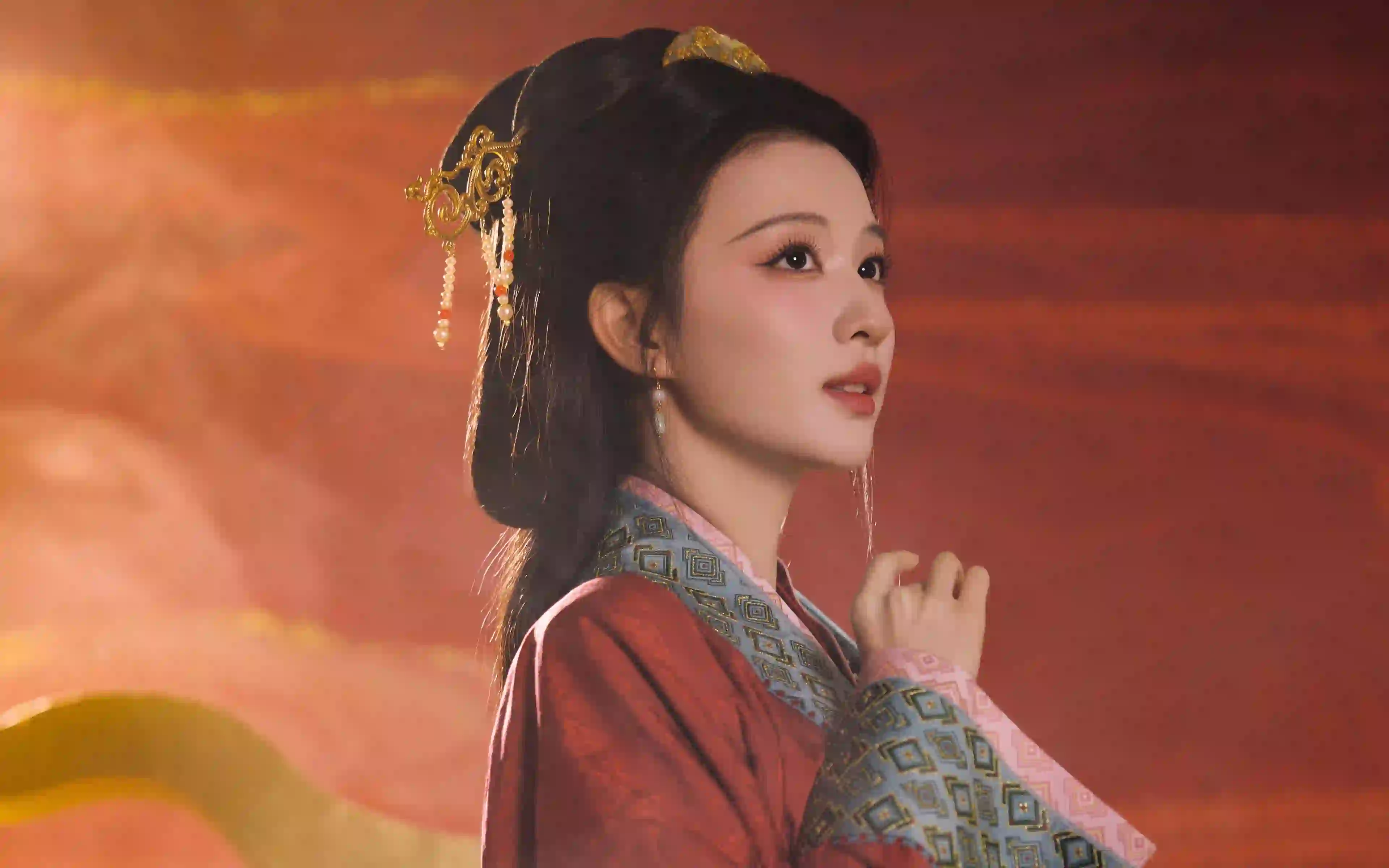 红色古装古风美女王楚然