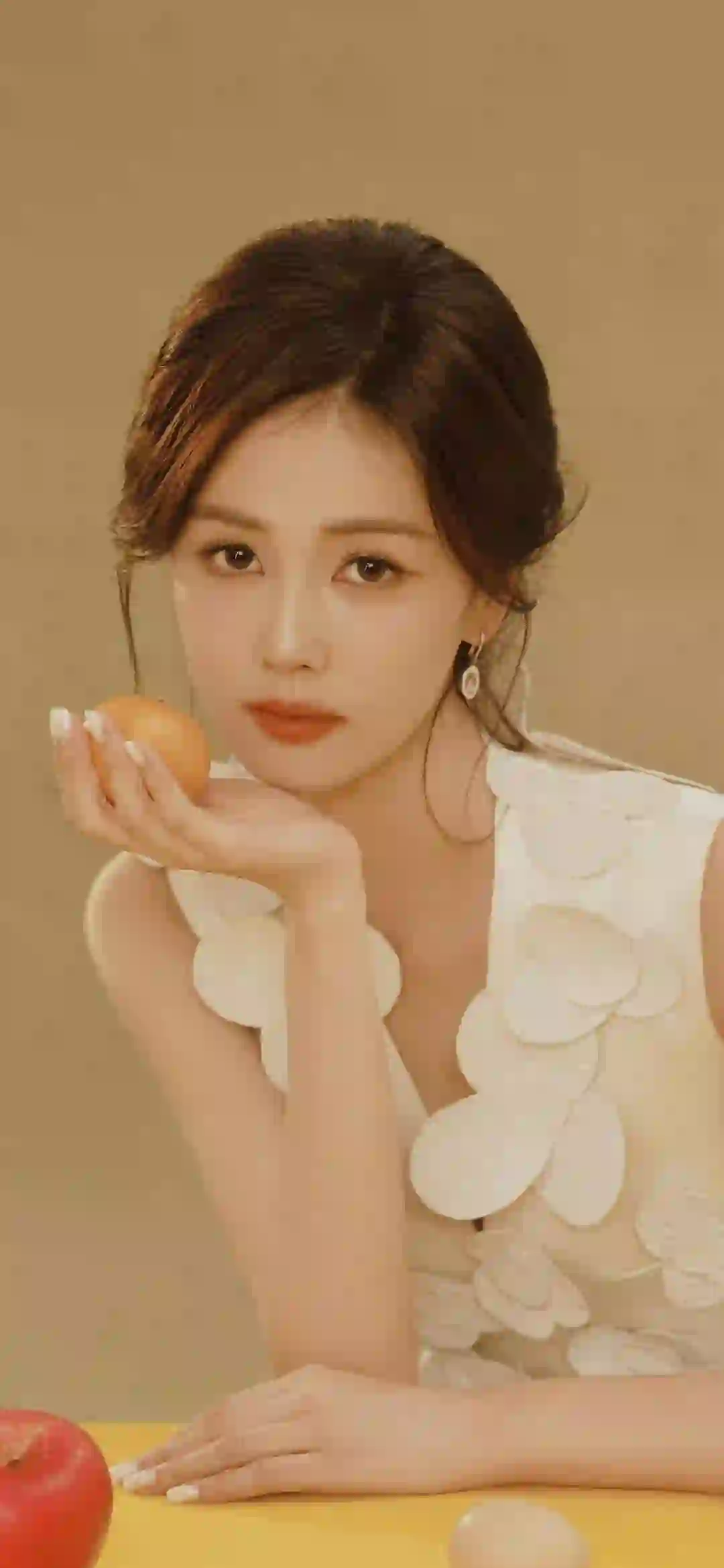 可爱美女 白鹿 水果