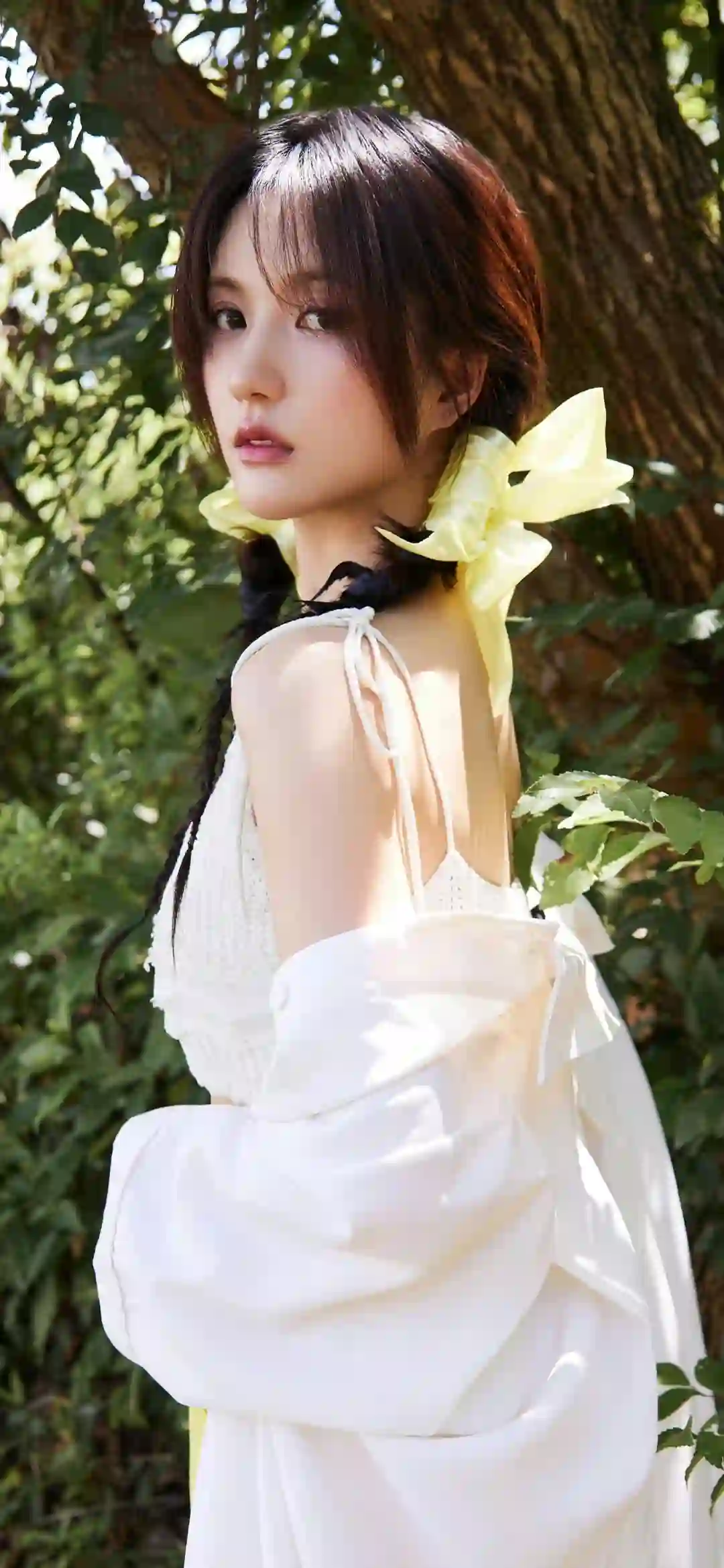 长发美女 明星壁纸 刘些宁 白色长裙 吊带