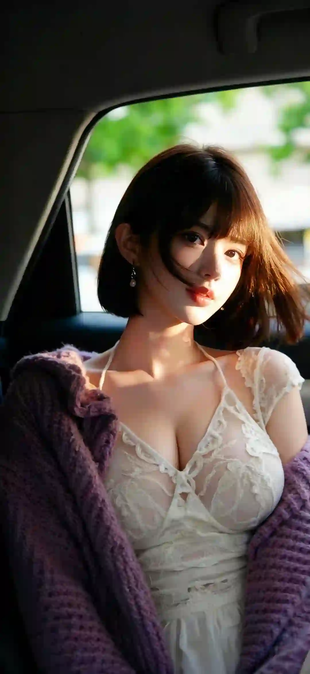 车内白裙美女 暖光氛围 人像壁纸
