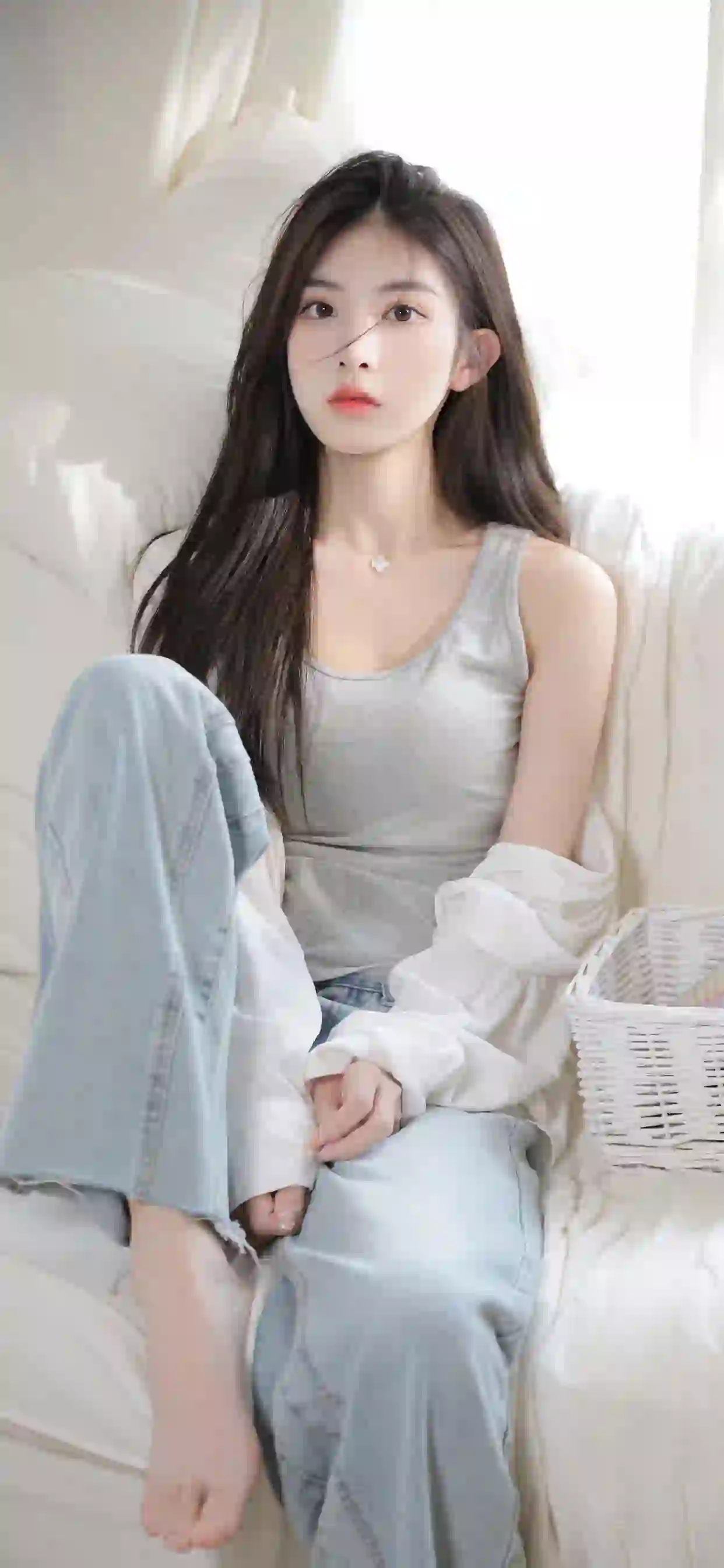 牛仔裤穿搭 长发清纯美女 居家写真 小清新