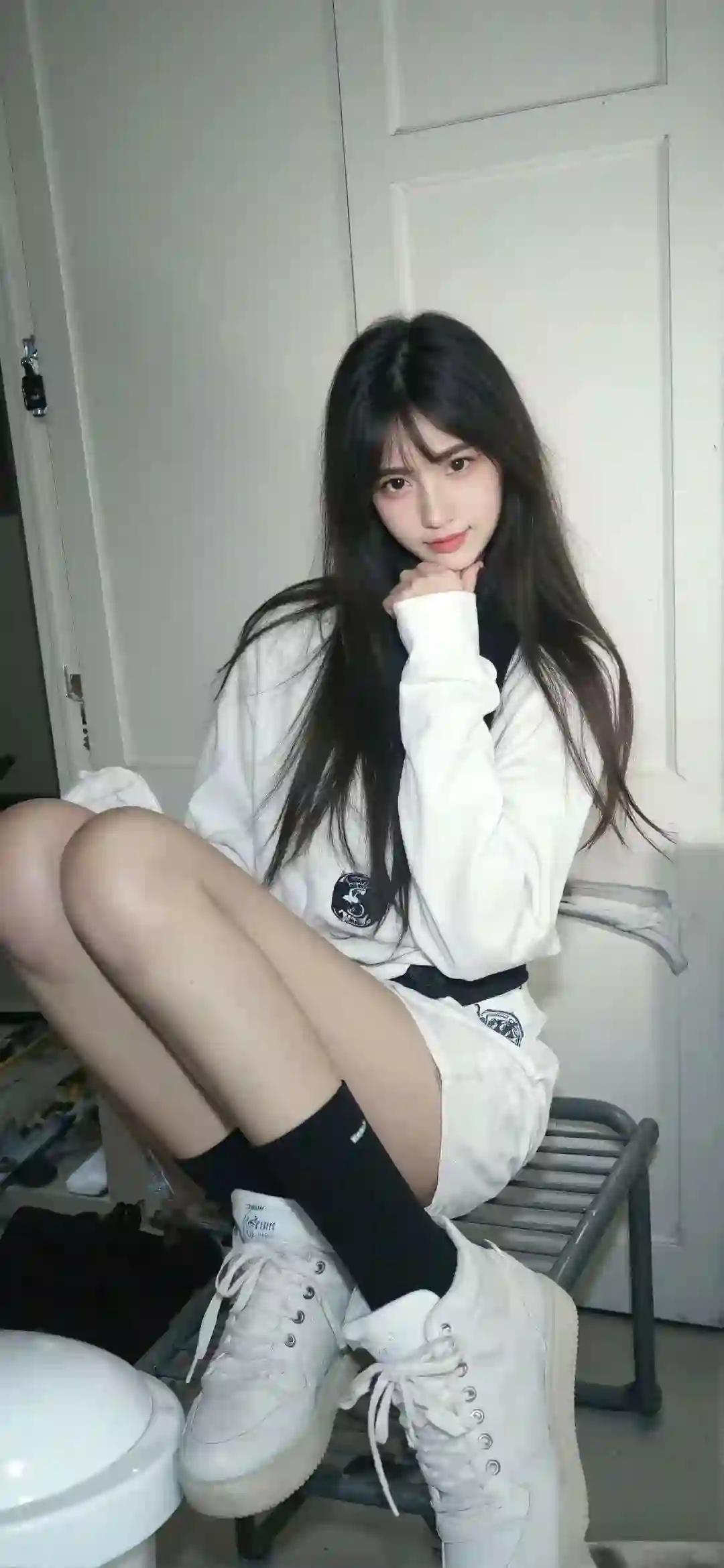 可爱女孩 长发女孩 居家写真 长腿美女