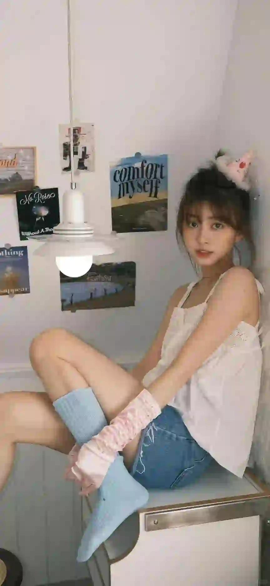 白色吊带美女 居家写真 甜美女孩
