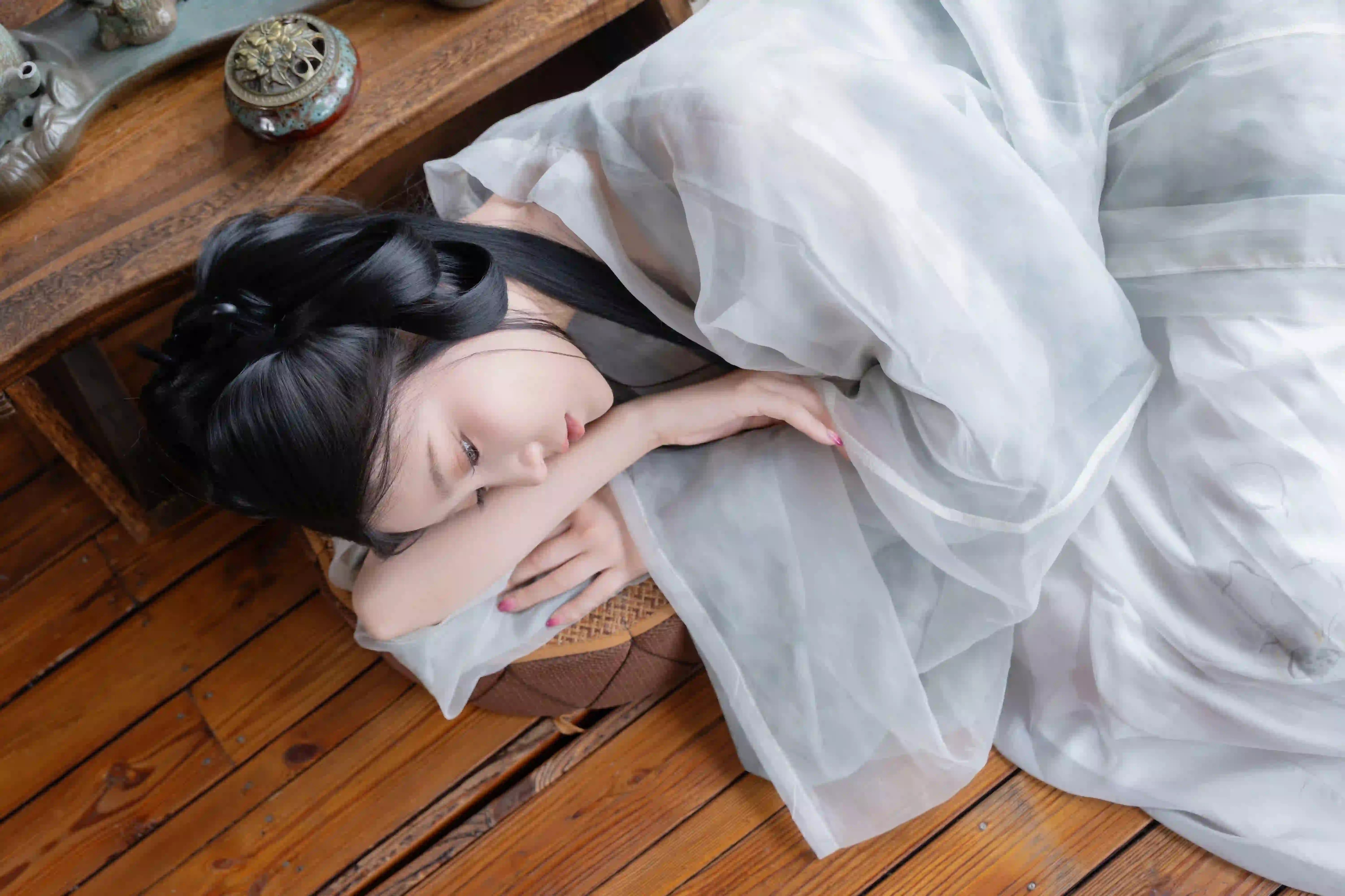休憩 古风汉服美女 性感美女 古风穿搭 居家 古风建筑