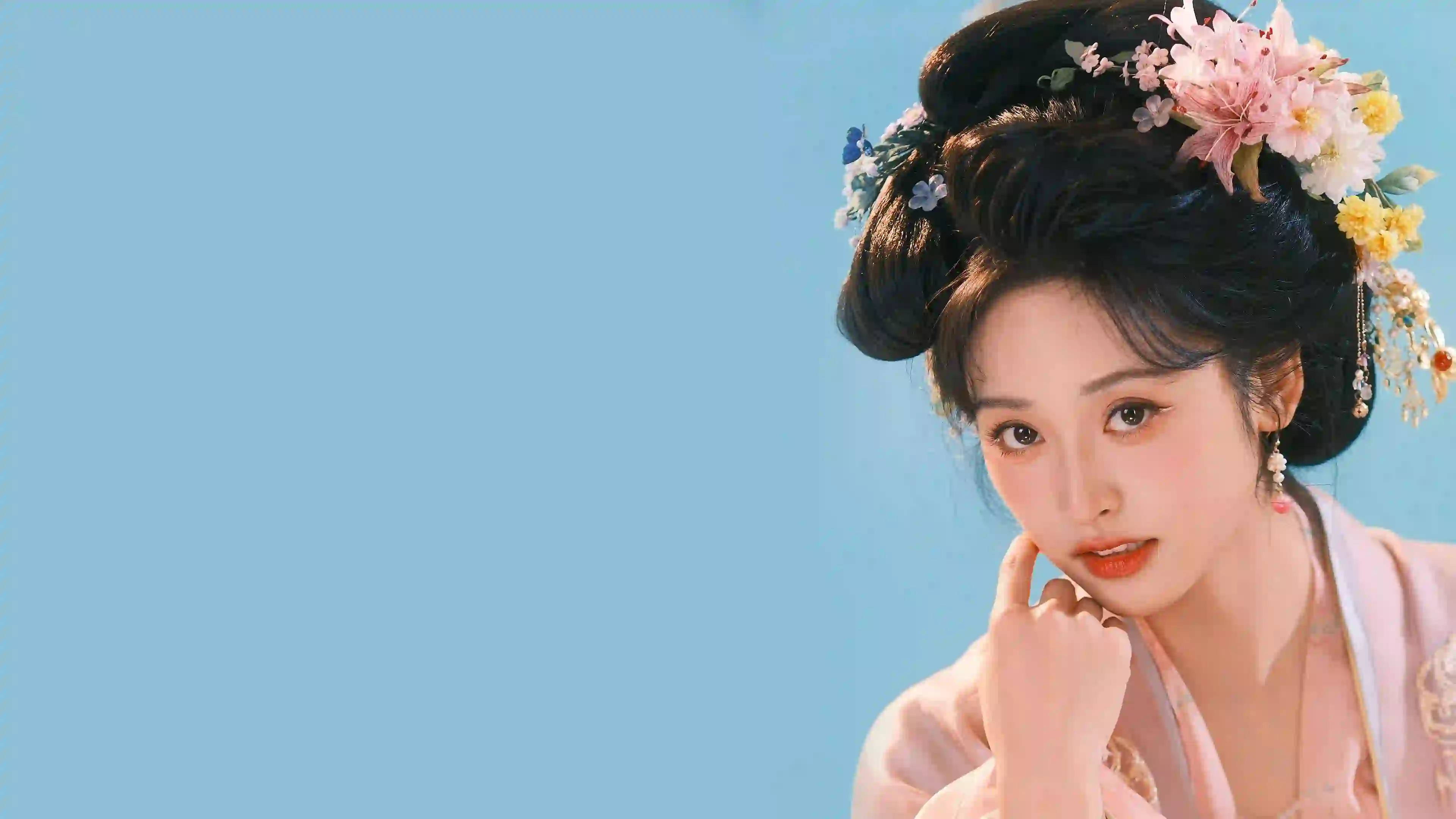 古风汉服美女 优雅 微笑