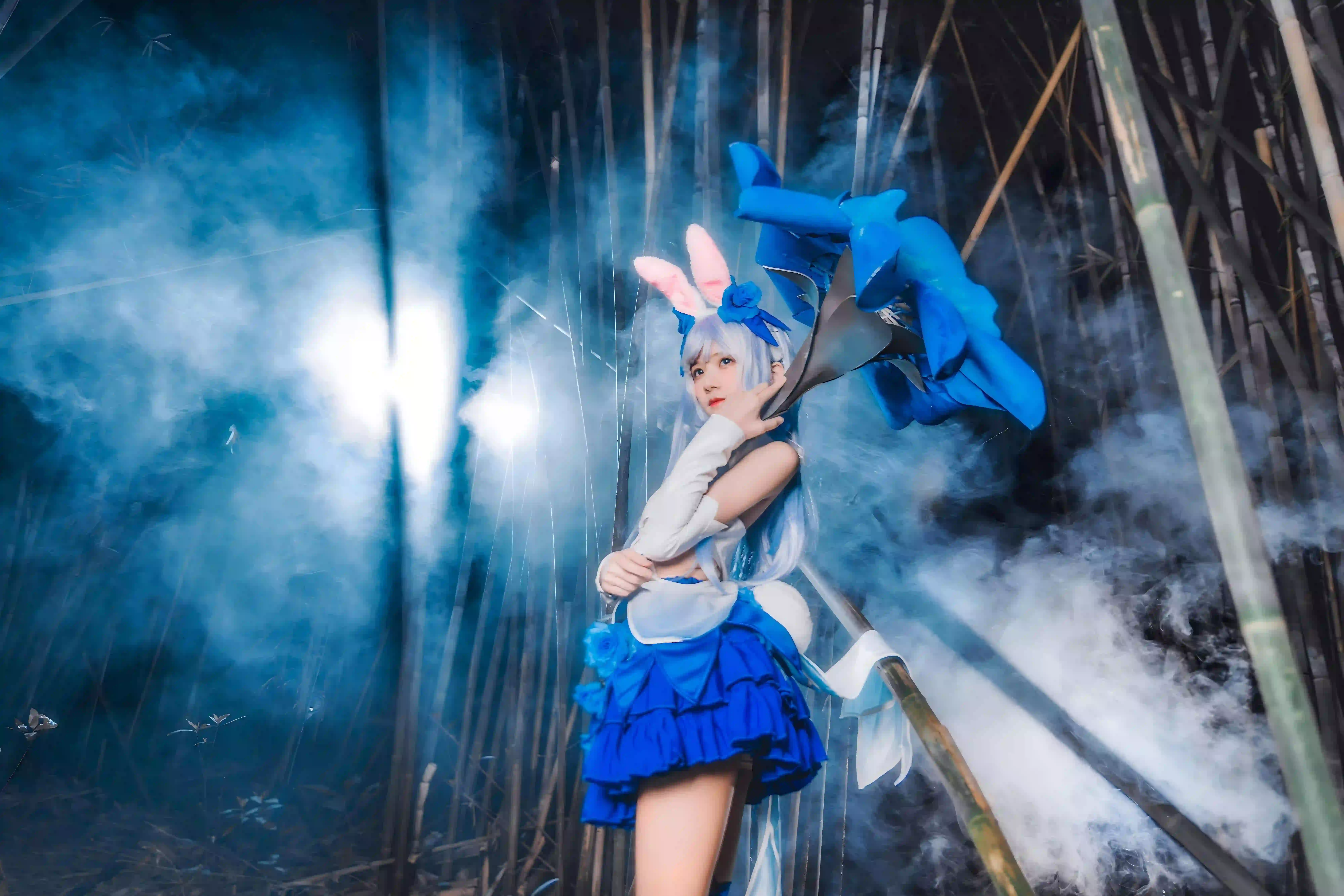 长发美女 coser 游戏角色 公孙离 蓝色头发 蓝色伞