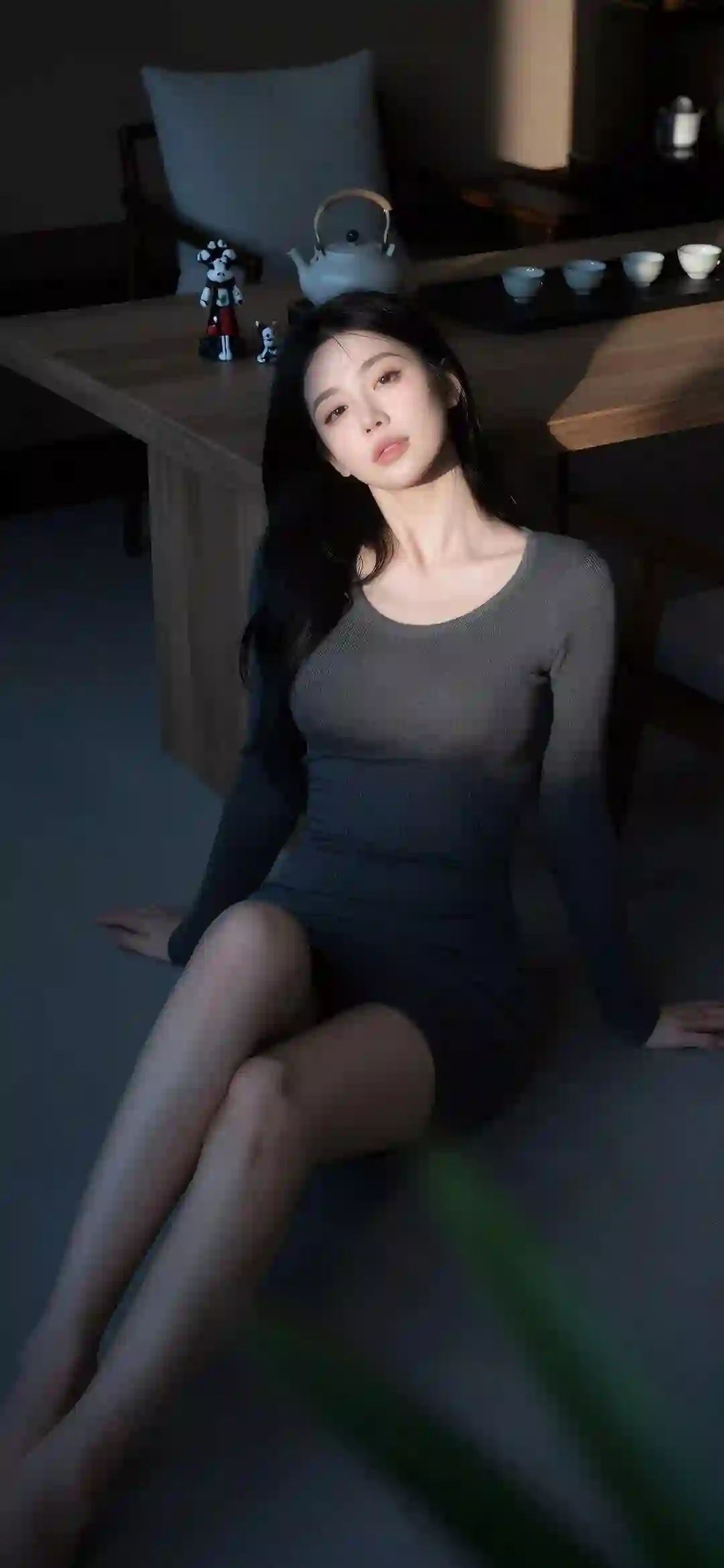 美女 灰色长裙 室内 人像 壁纸