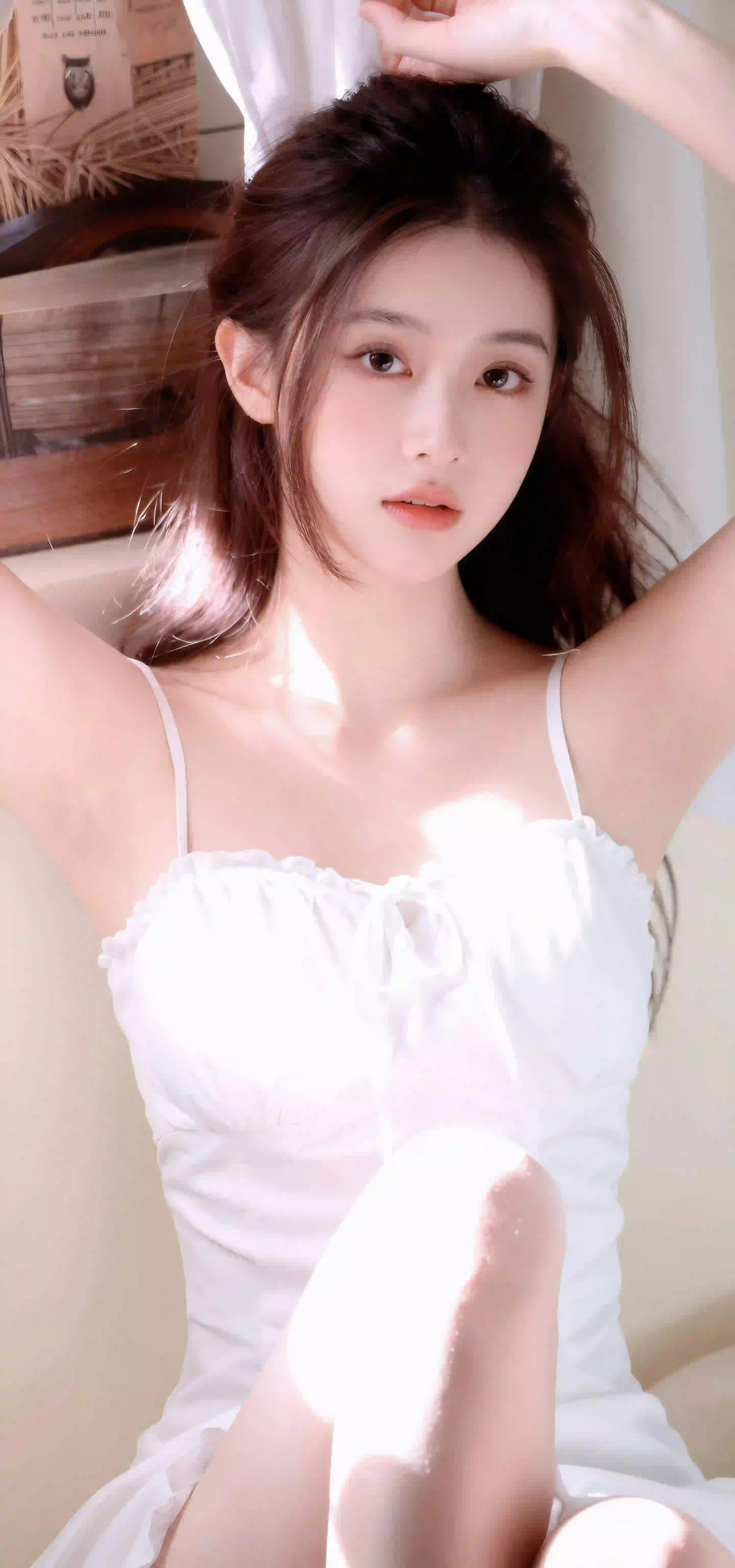 长发清纯美女 白色吊带 长腿美女 光影