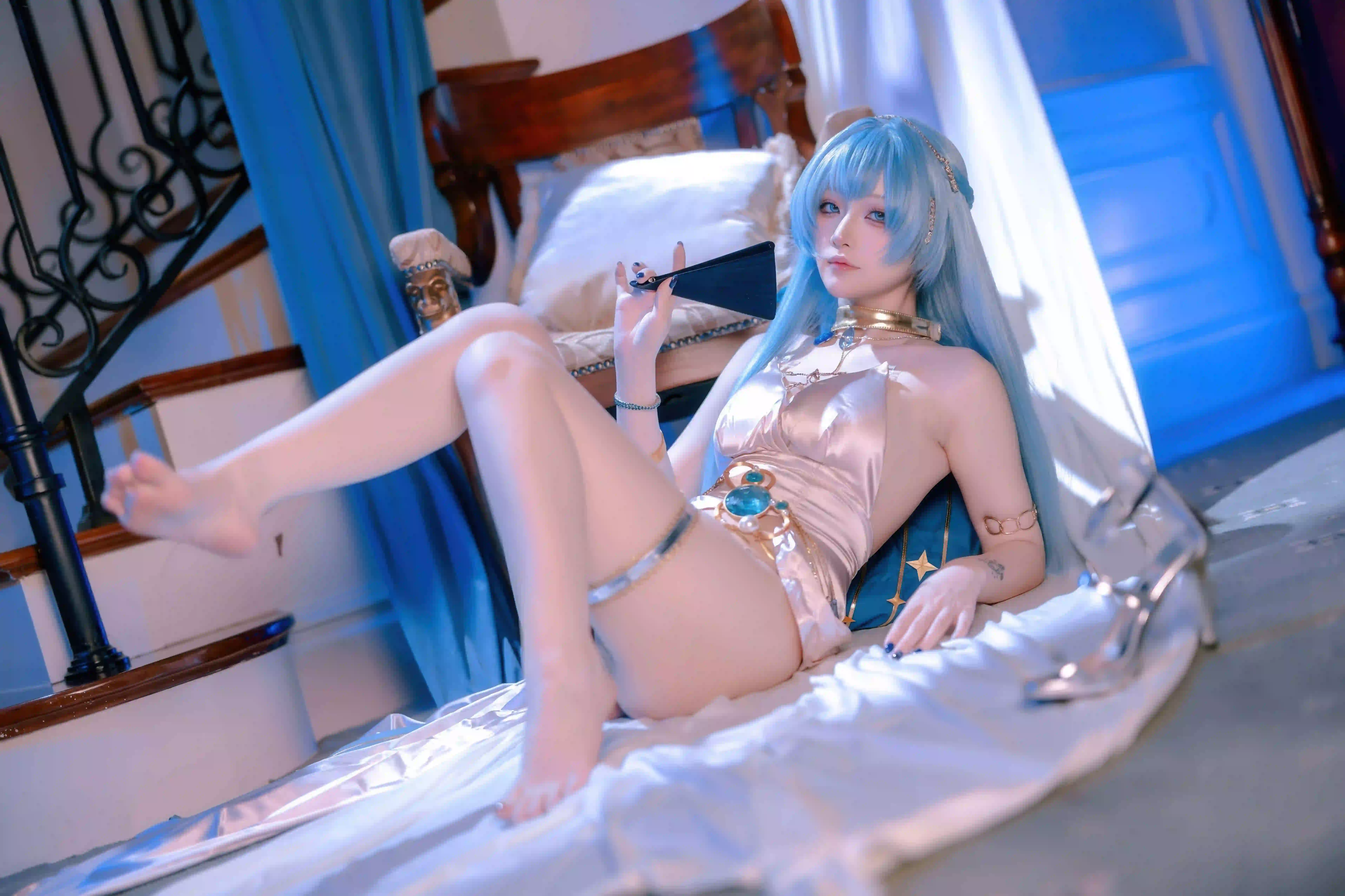 长发性感美女 蓝色头发 长腿美女 coser 腿