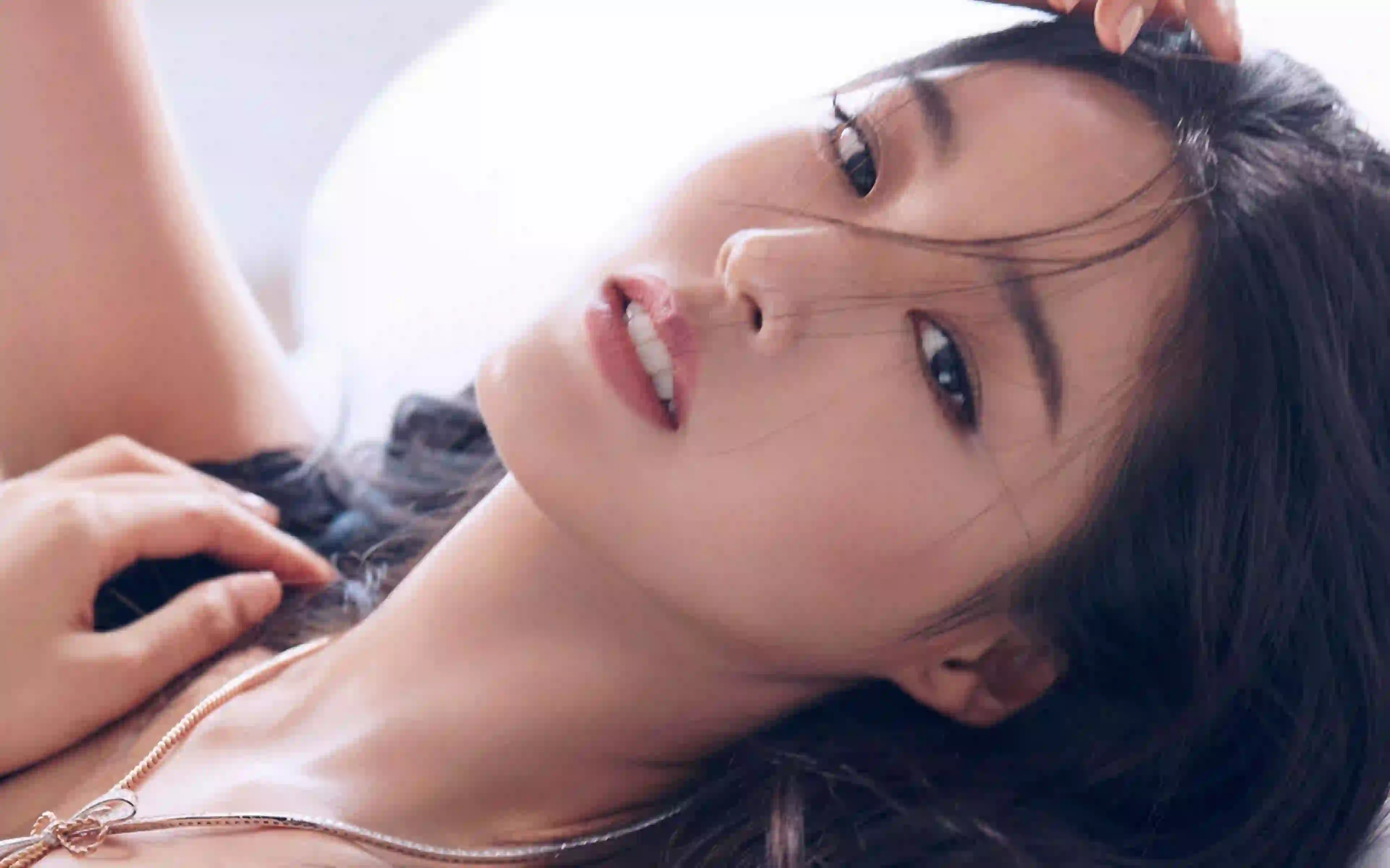 长发性感美女 长发 美女 项链