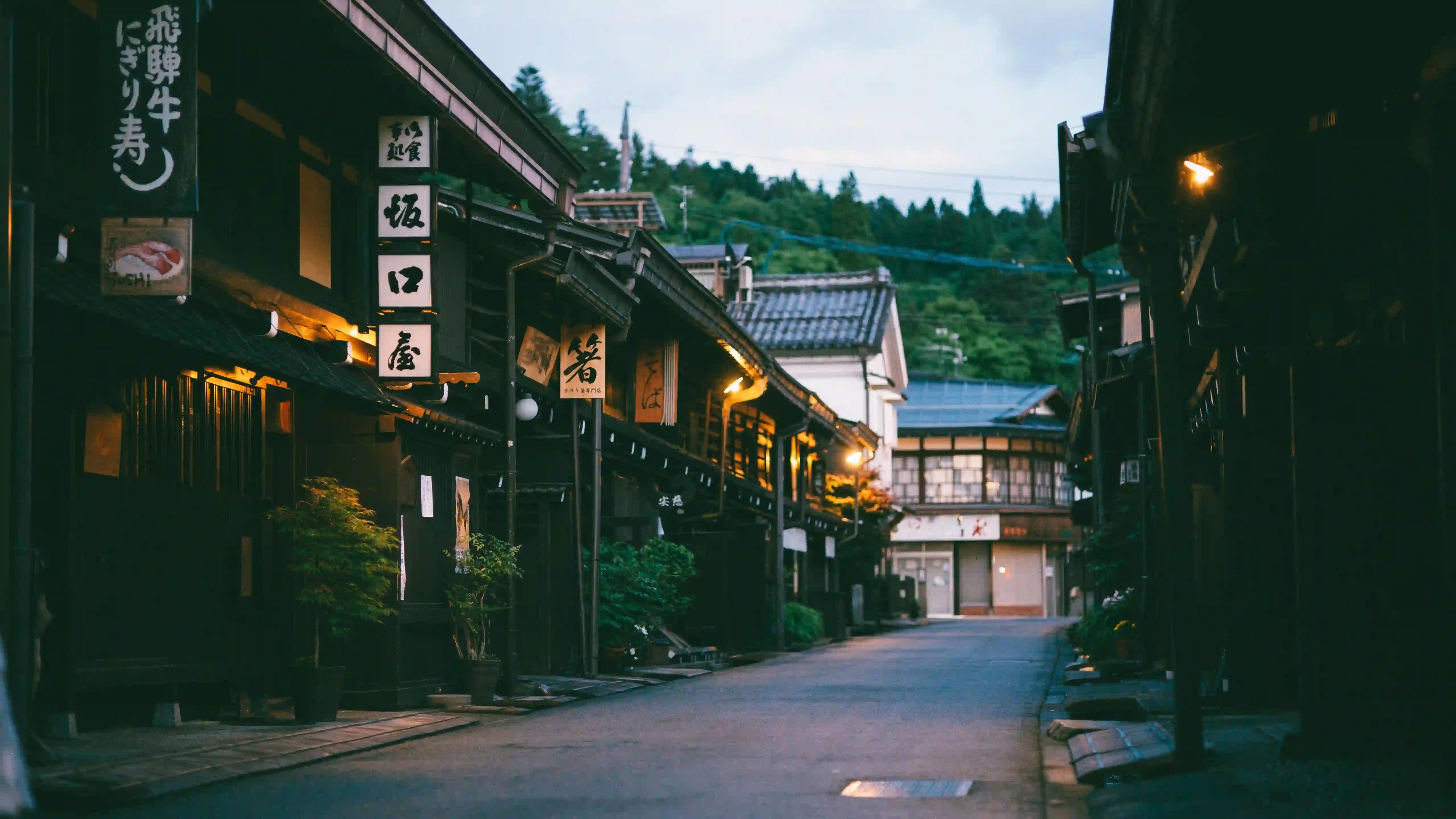 日本街道 日式建筑 黄昏 暖光 宁静夜景