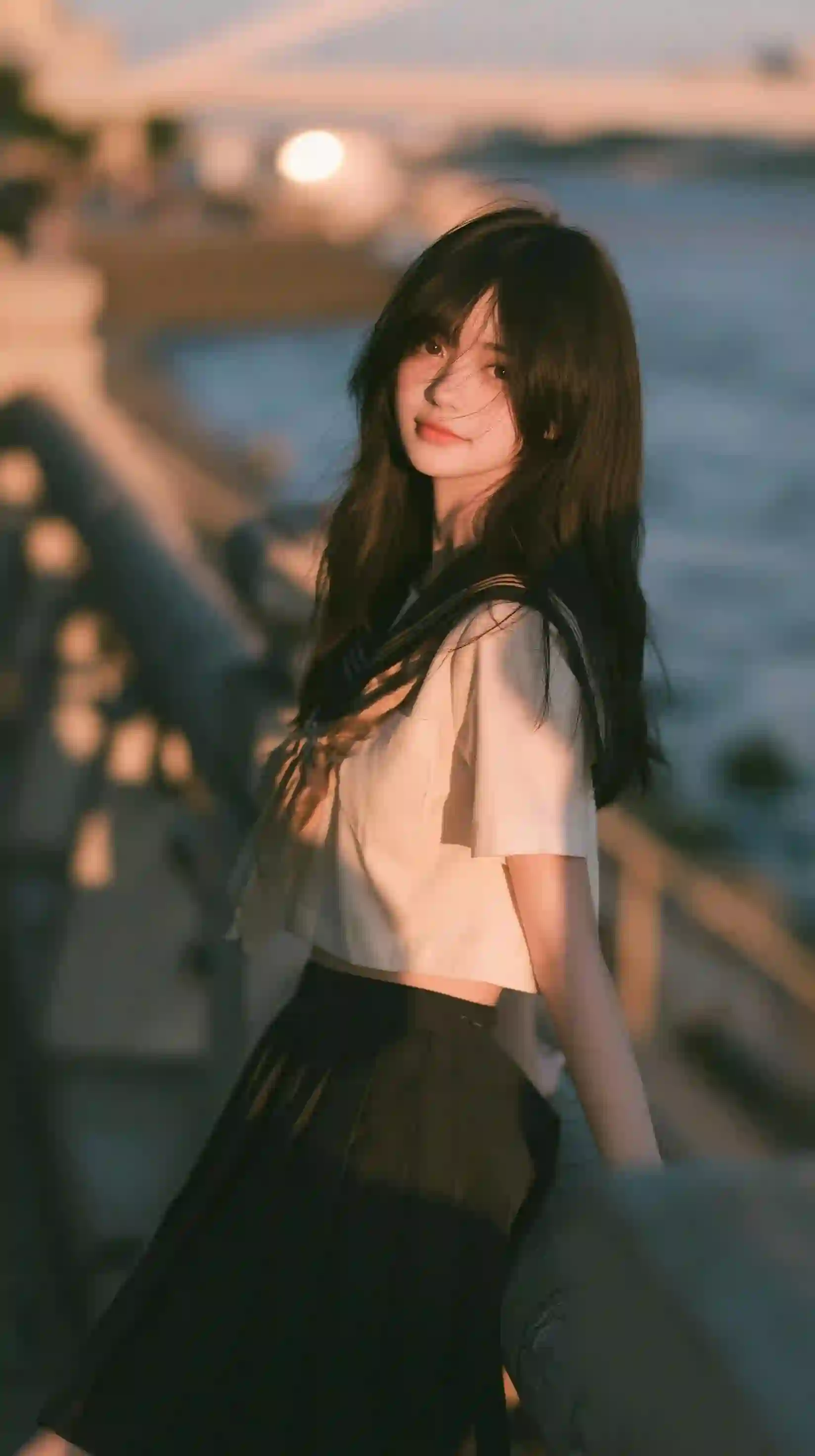 海边 水手服 少女 夕阳 逆光 唯美 壁纸