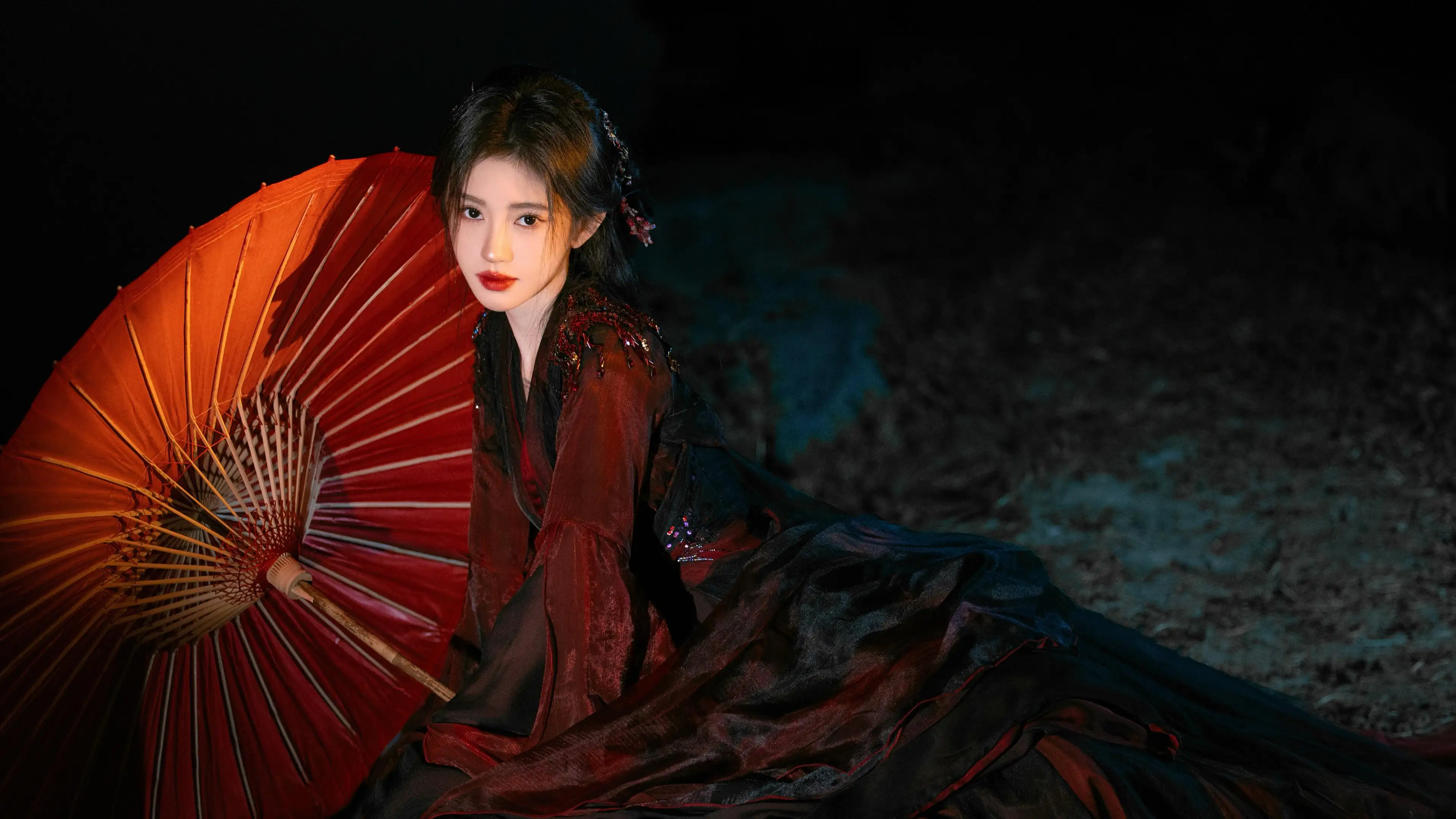 鞠婧祎《落》古风 黑红色裙子