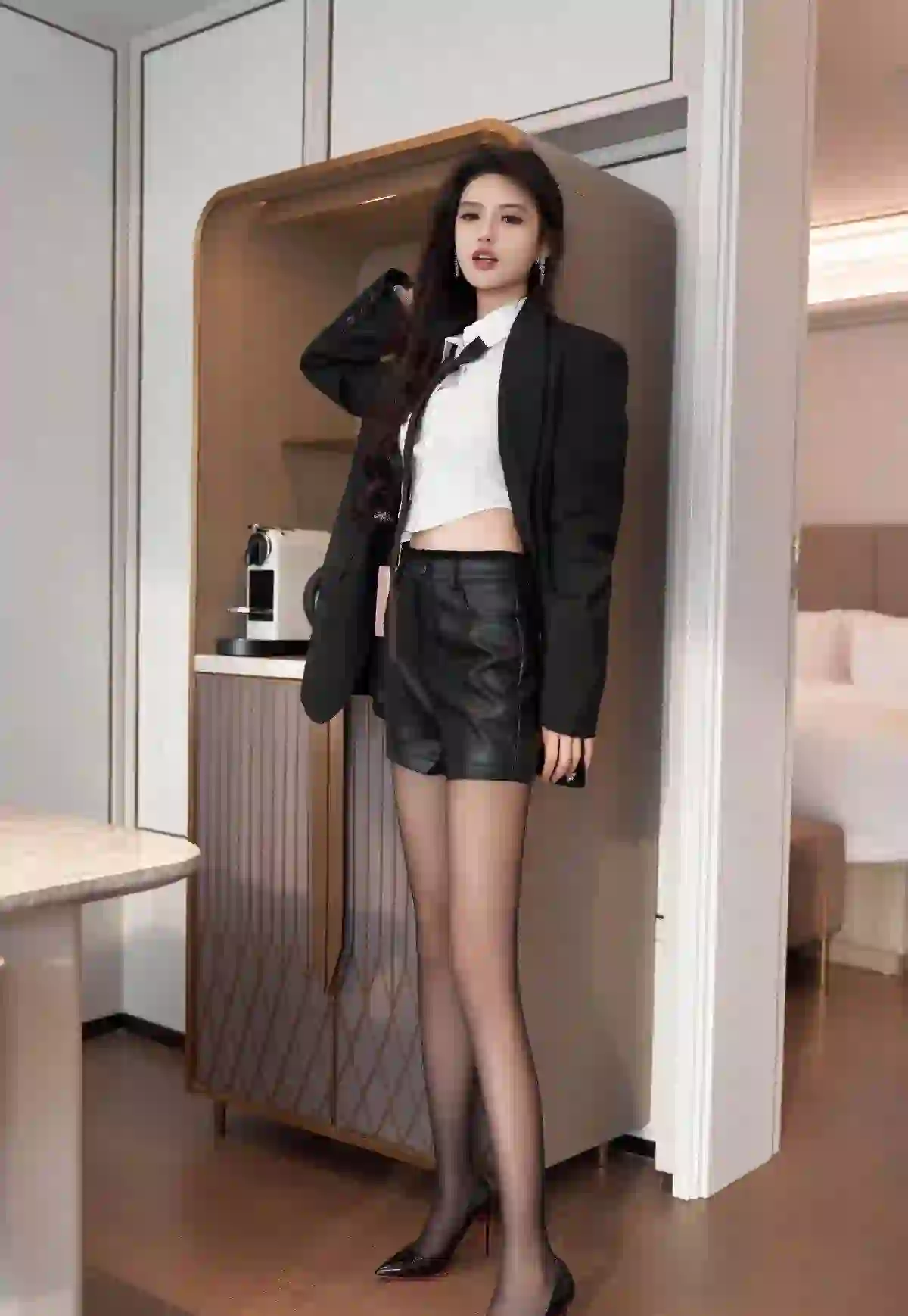 黑丝高跟美女 白色衬衫 丝袜美腿