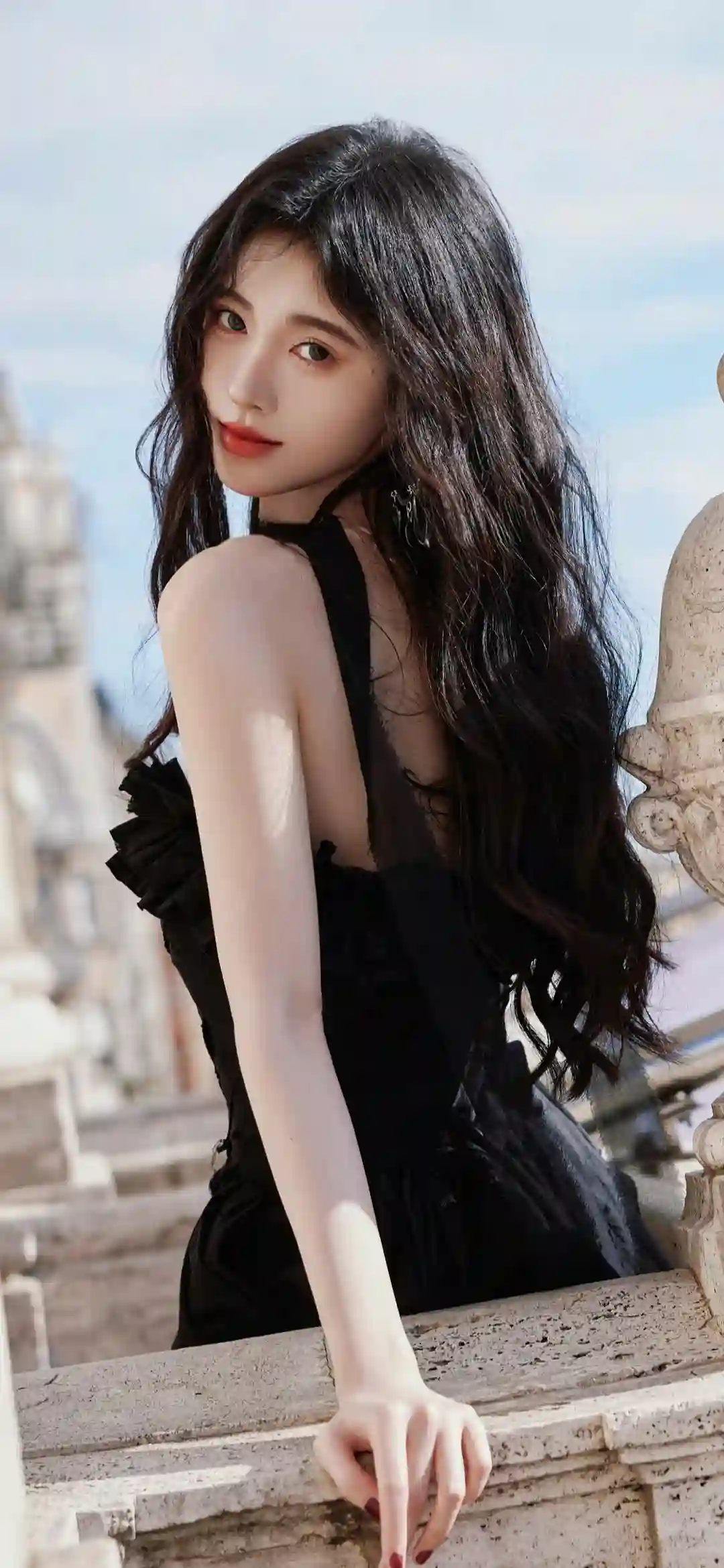 长发吊带装 黑色长裙 吊带裙 户外写真 鞠婧祎