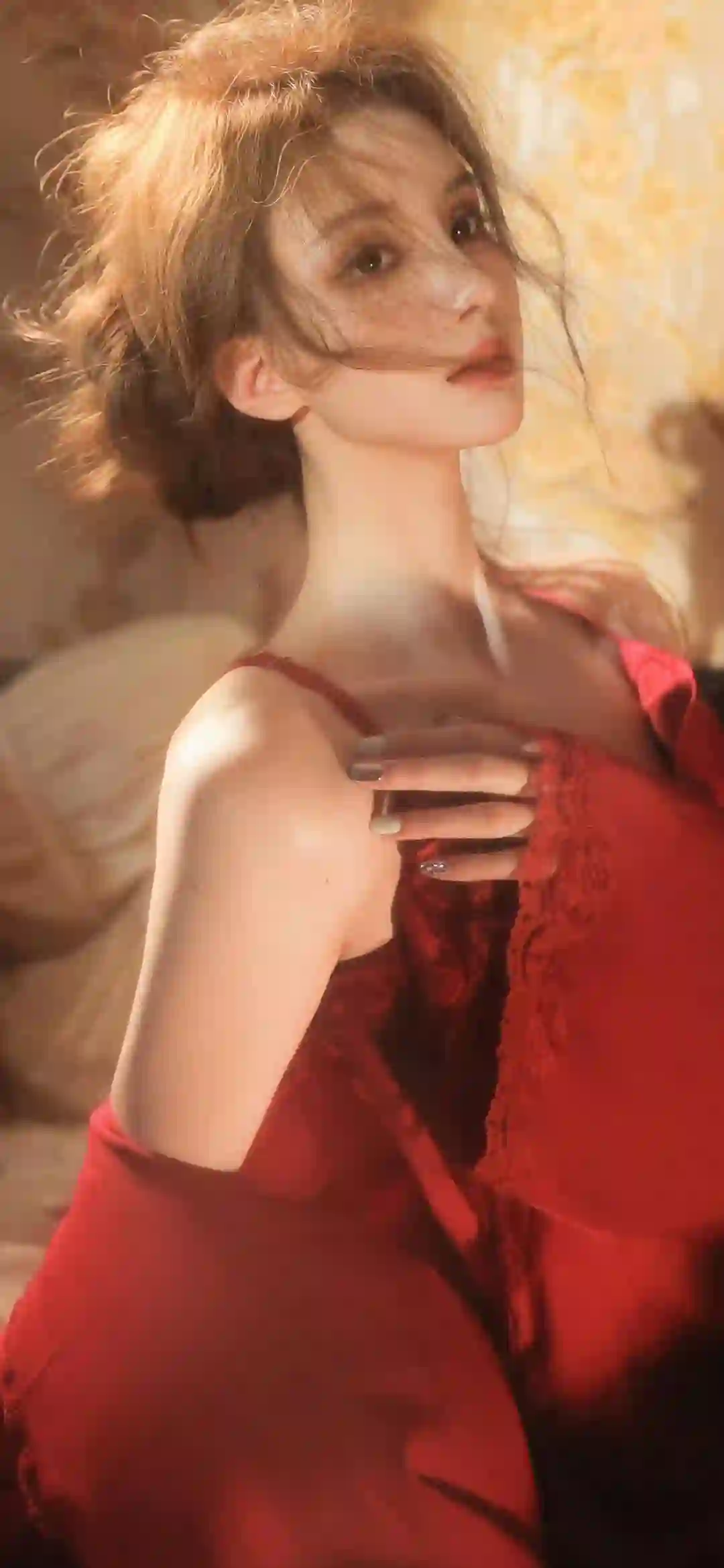 红色长裙美女 红色吊带 