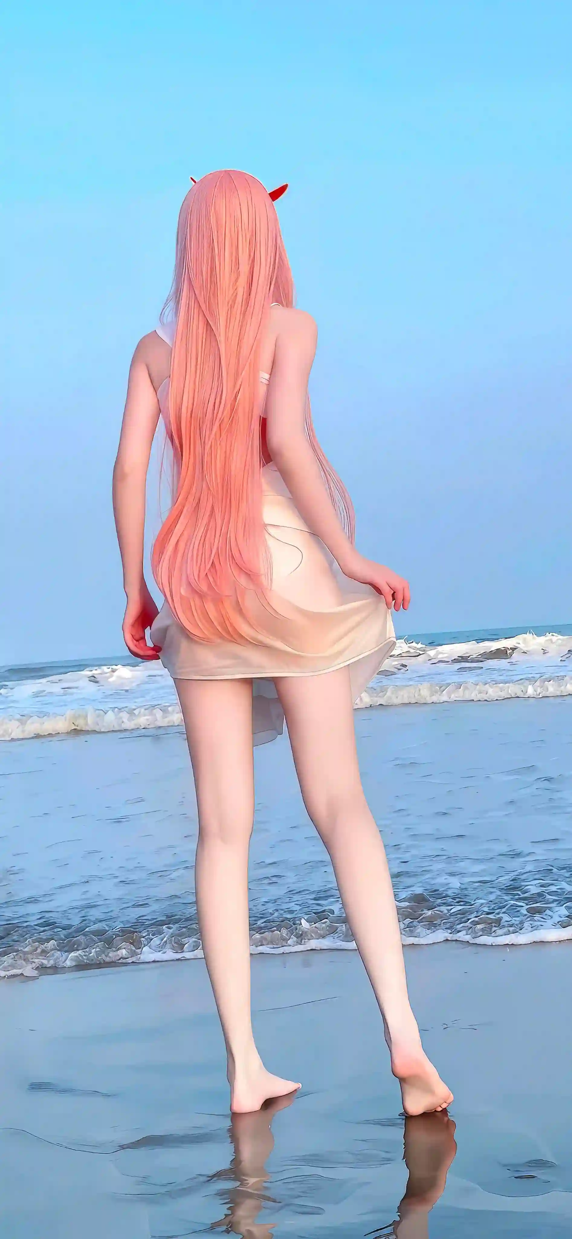 海水 长腿美女 长发美女 海边的长发美女 粉红色头发