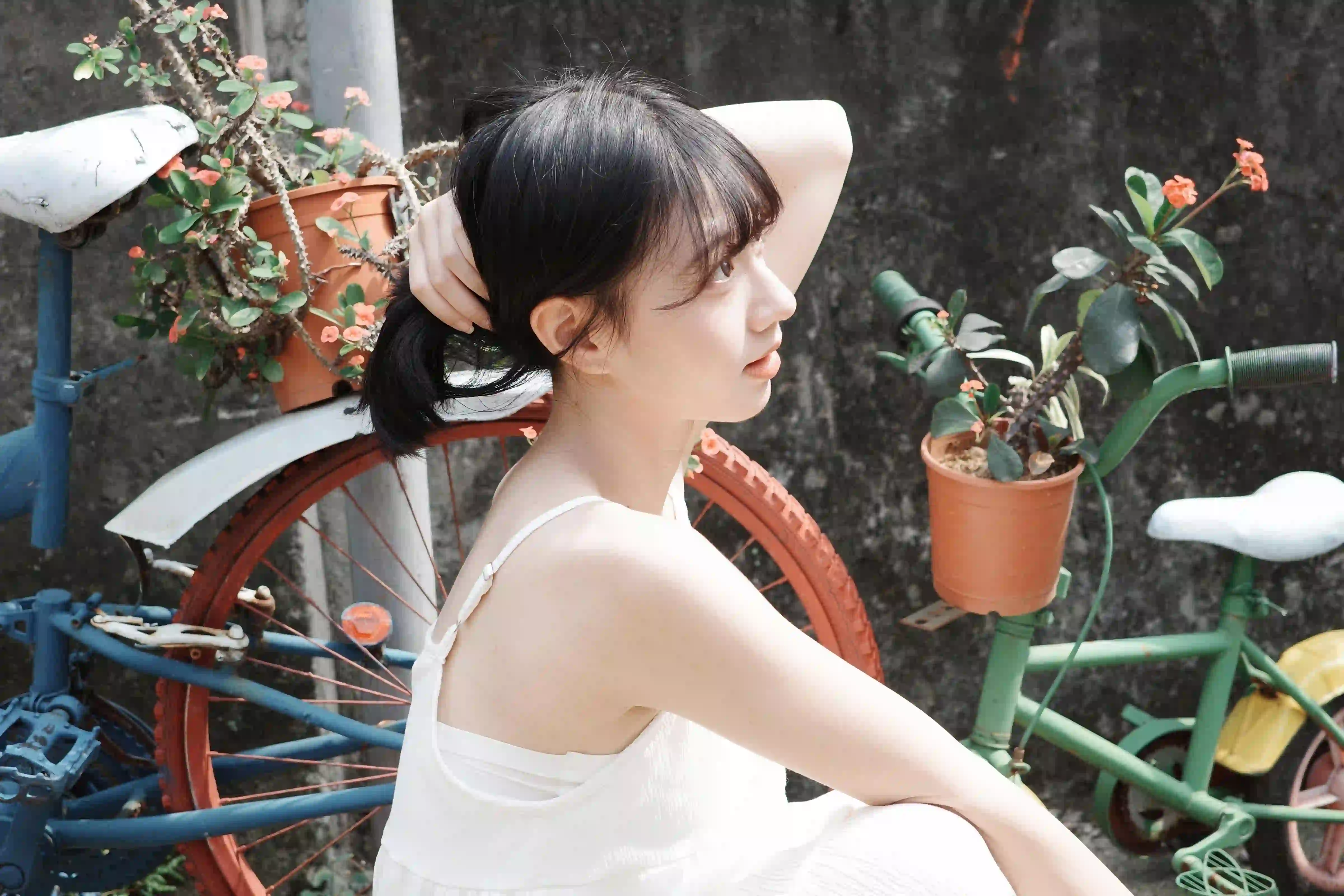 长发清纯美女 户外写真 