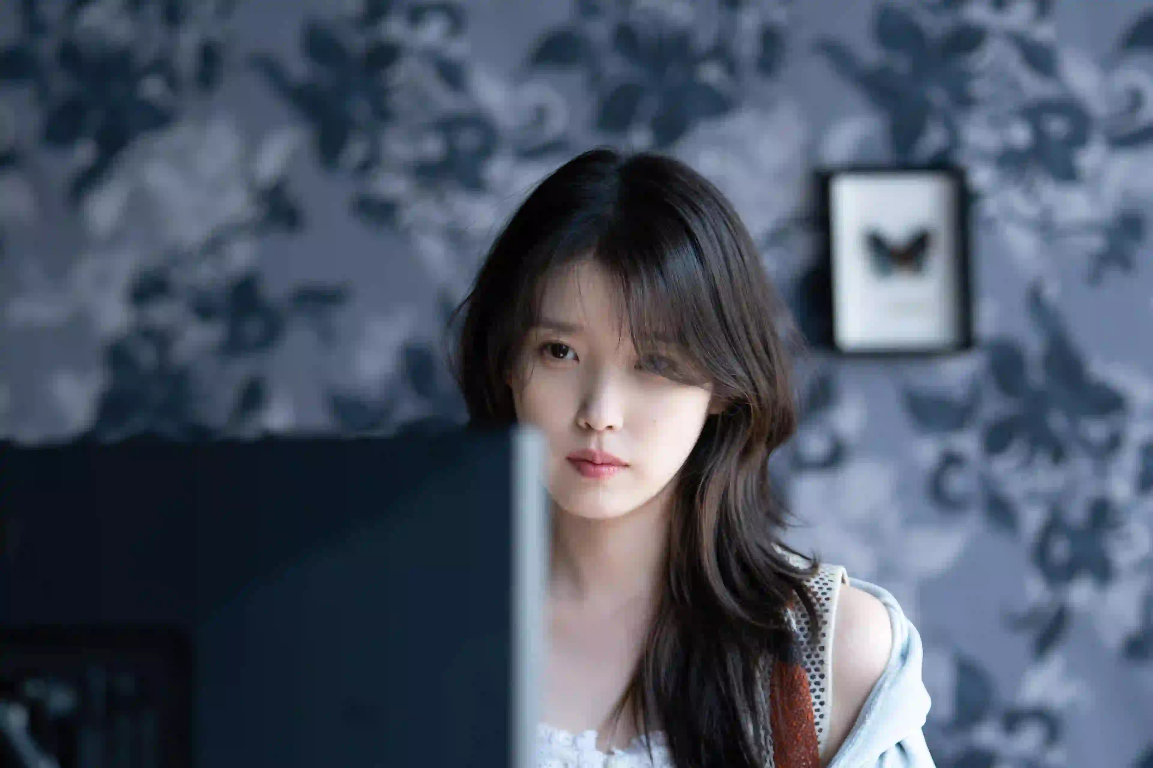 长发美女 性感 IU 韩国明星 电脑
