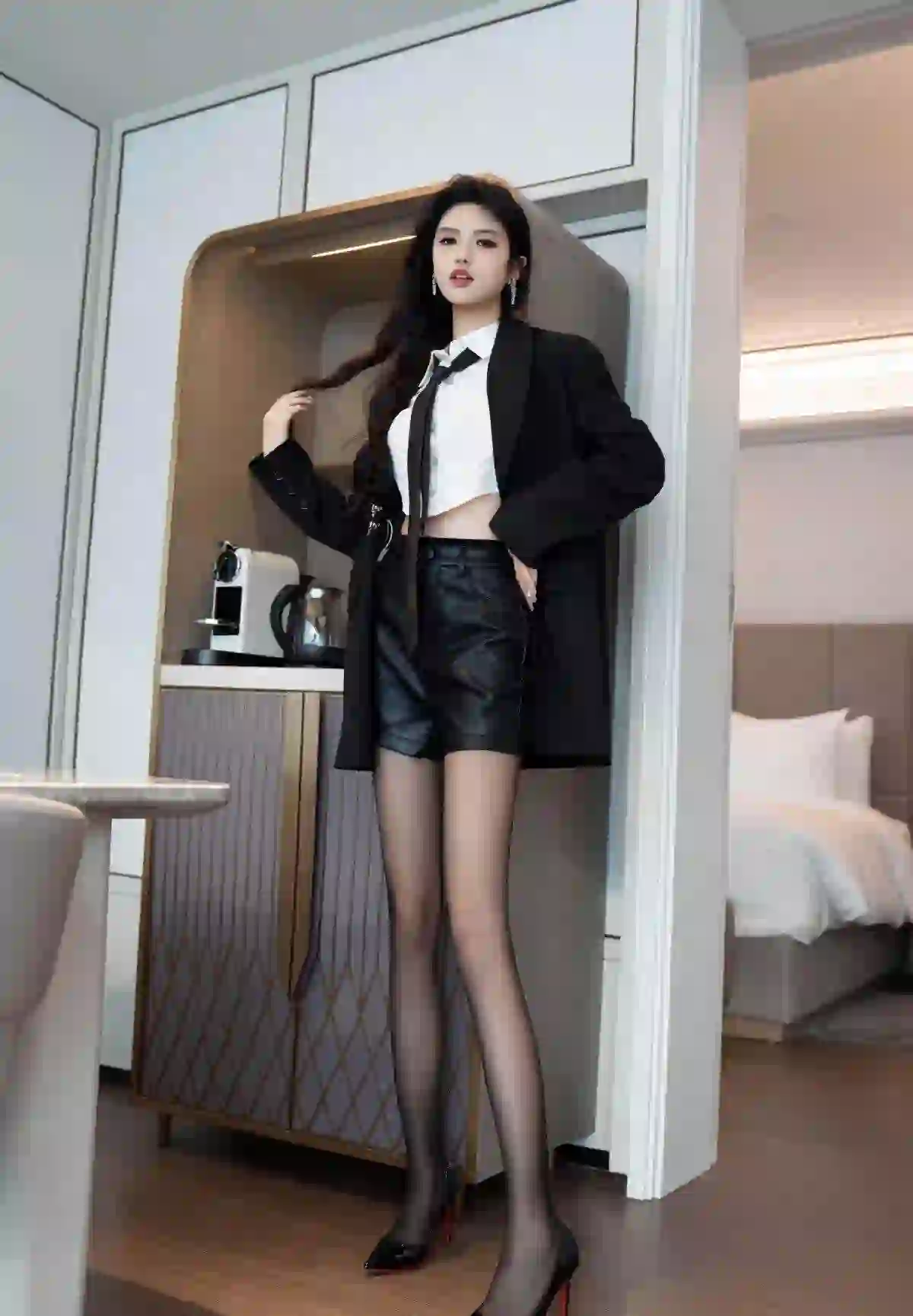 黑丝高跟美女 白色衬衫 丝袜美腿