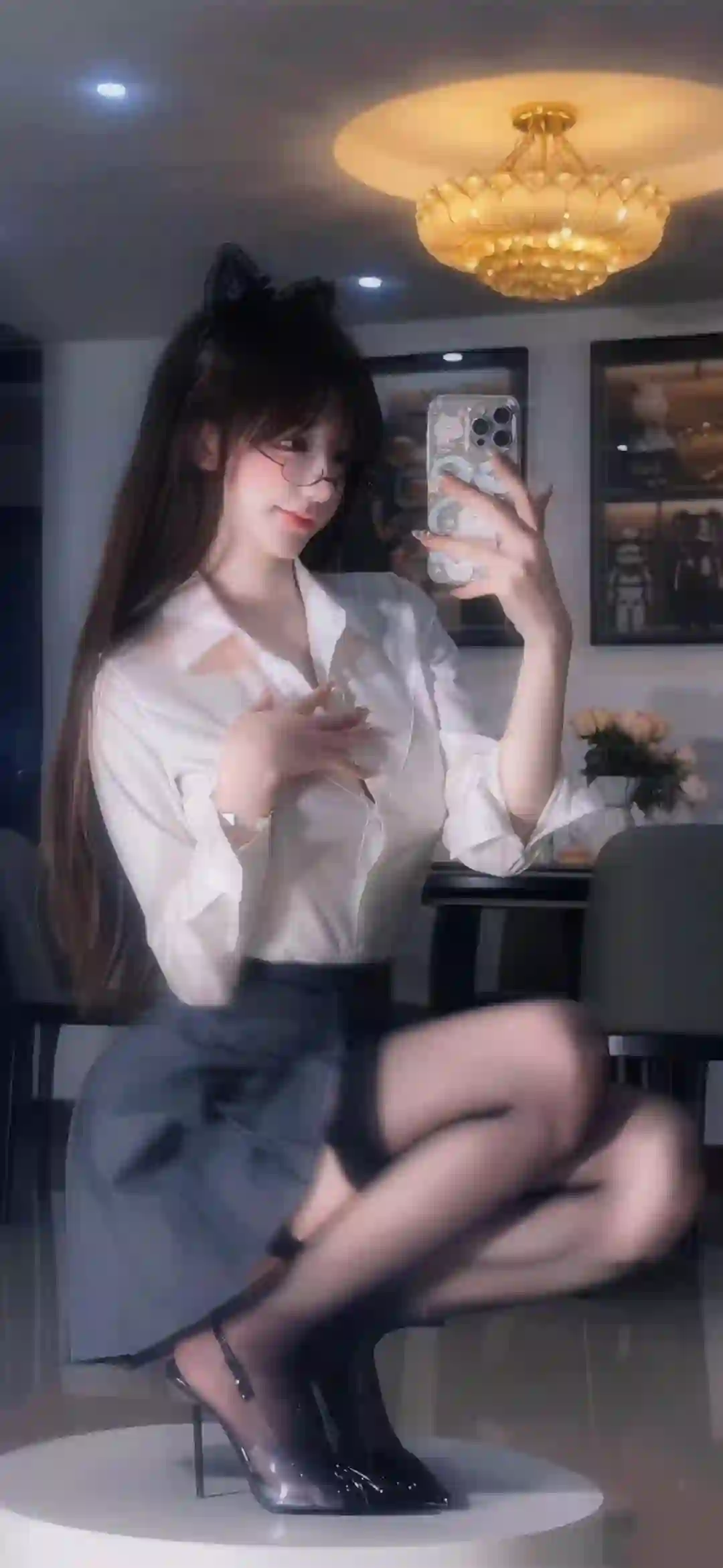 美女 长发美女 性感 高跟鞋 金属眼镜 丝袜
