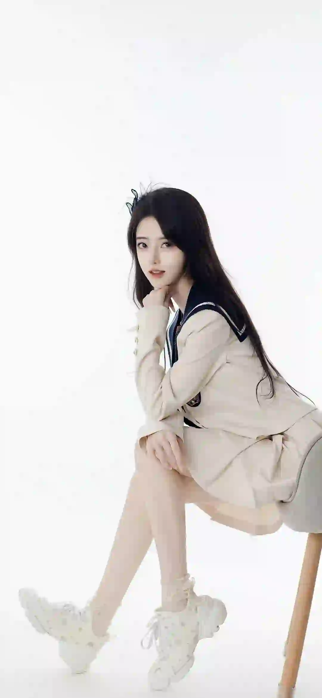 jk美女 运动鞋 白色裙子 养眼美女 长腿美女
