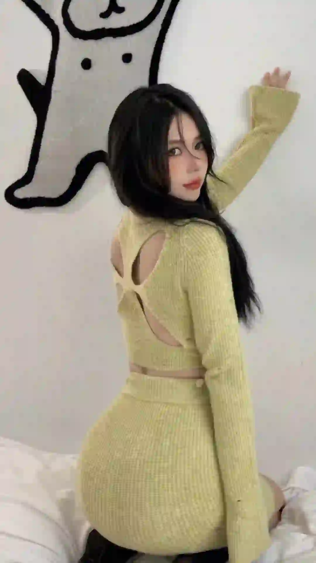 美女 长发美女 毛线衣服 居家写真 回头